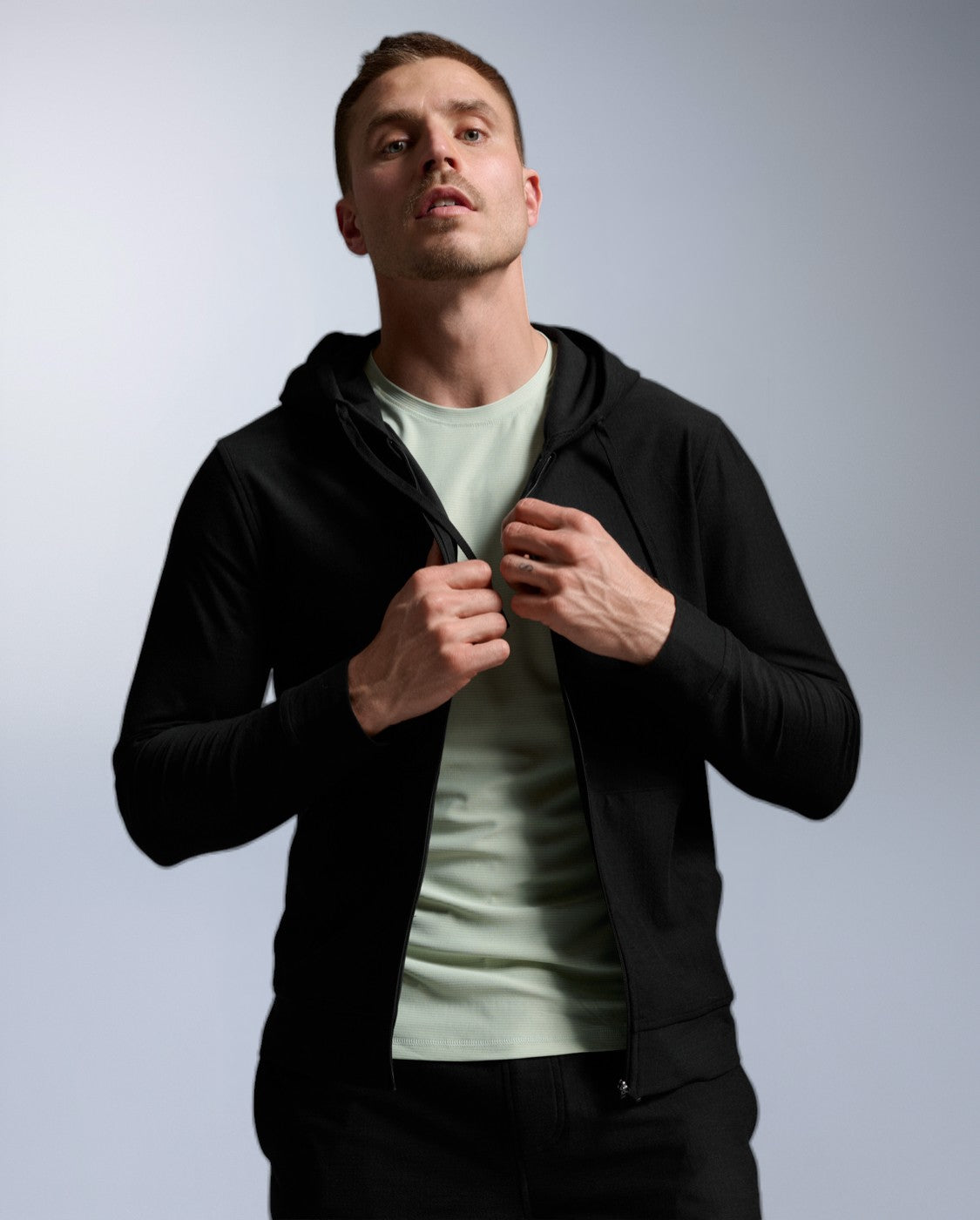 2xu-signature-zip-through-hoodie-kapuzenjacke-schwarz-herren image 2