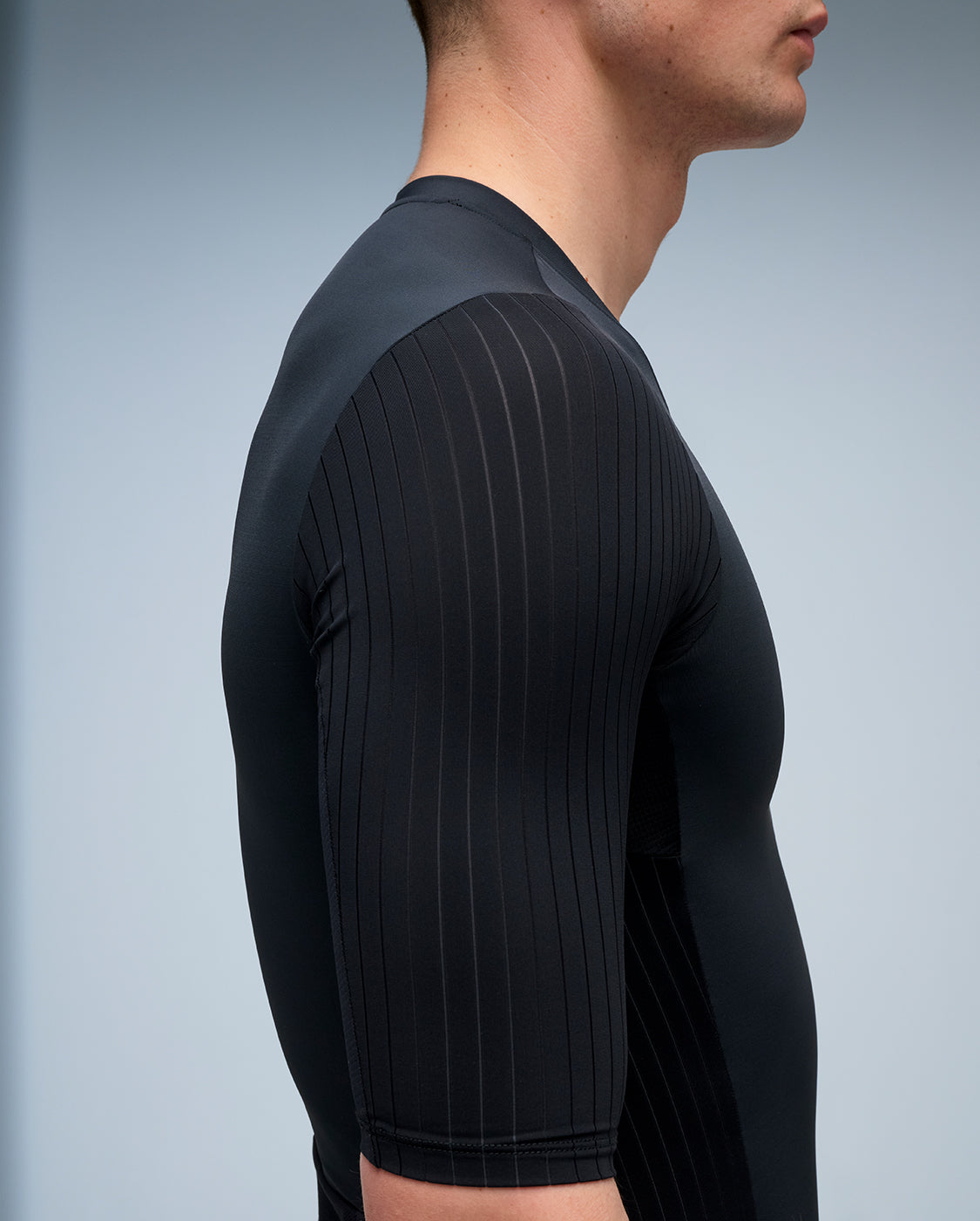2xu-aero-tri-sleeved-top-triathlon-shirt-herren-schwarz image 3