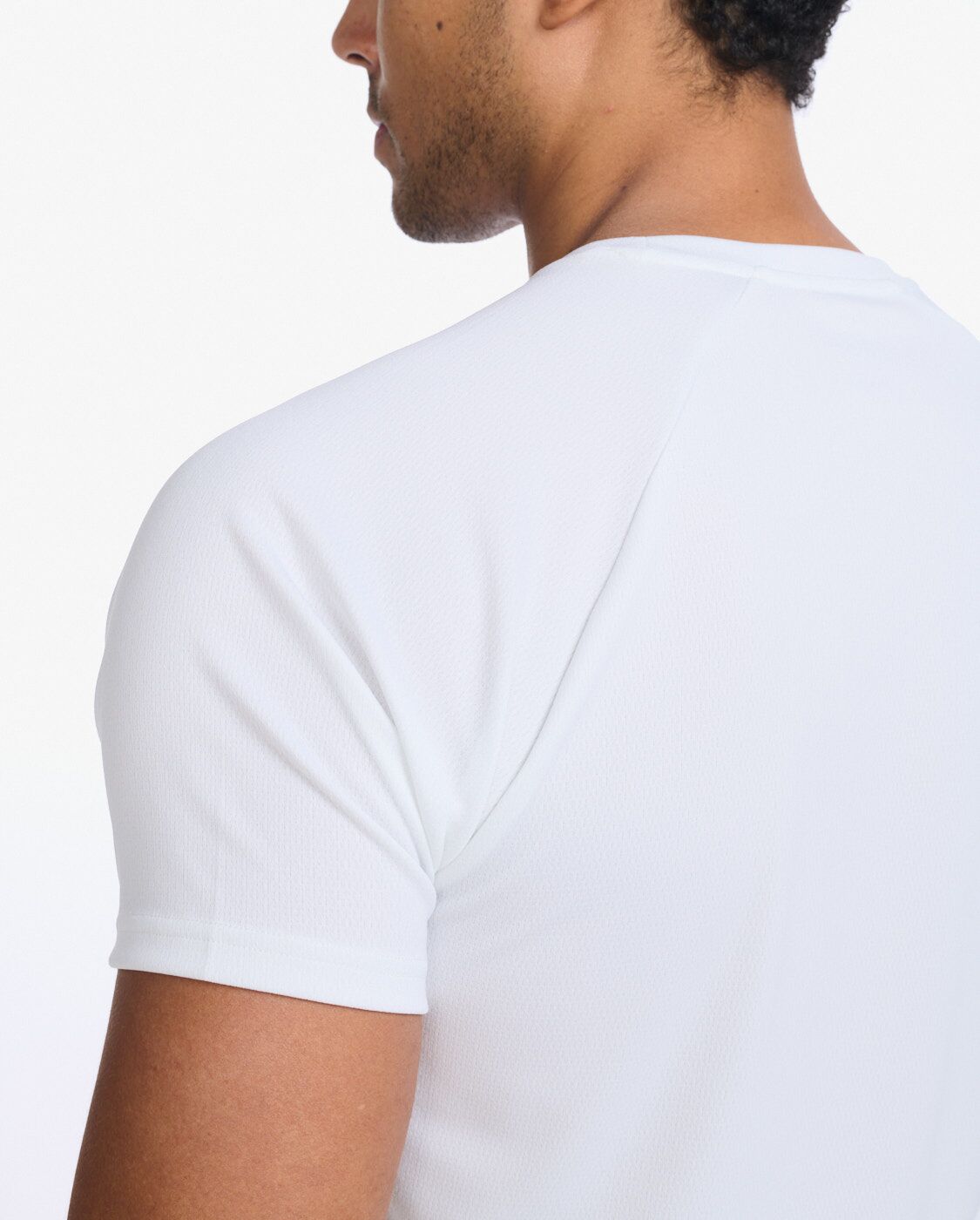 2xu-motion-aspire-tee-laufshirt-herren-wei-kurzarm image 6