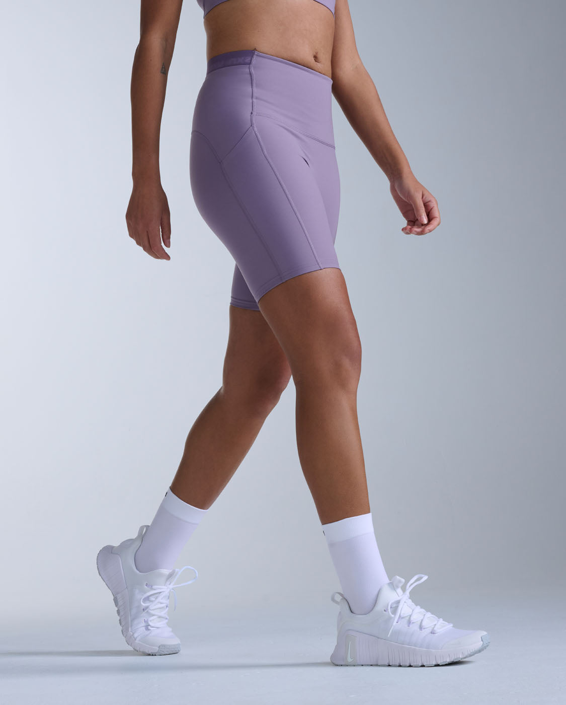 2xu-form-stash-hi-rise-compression-shorts-6-lila image 3