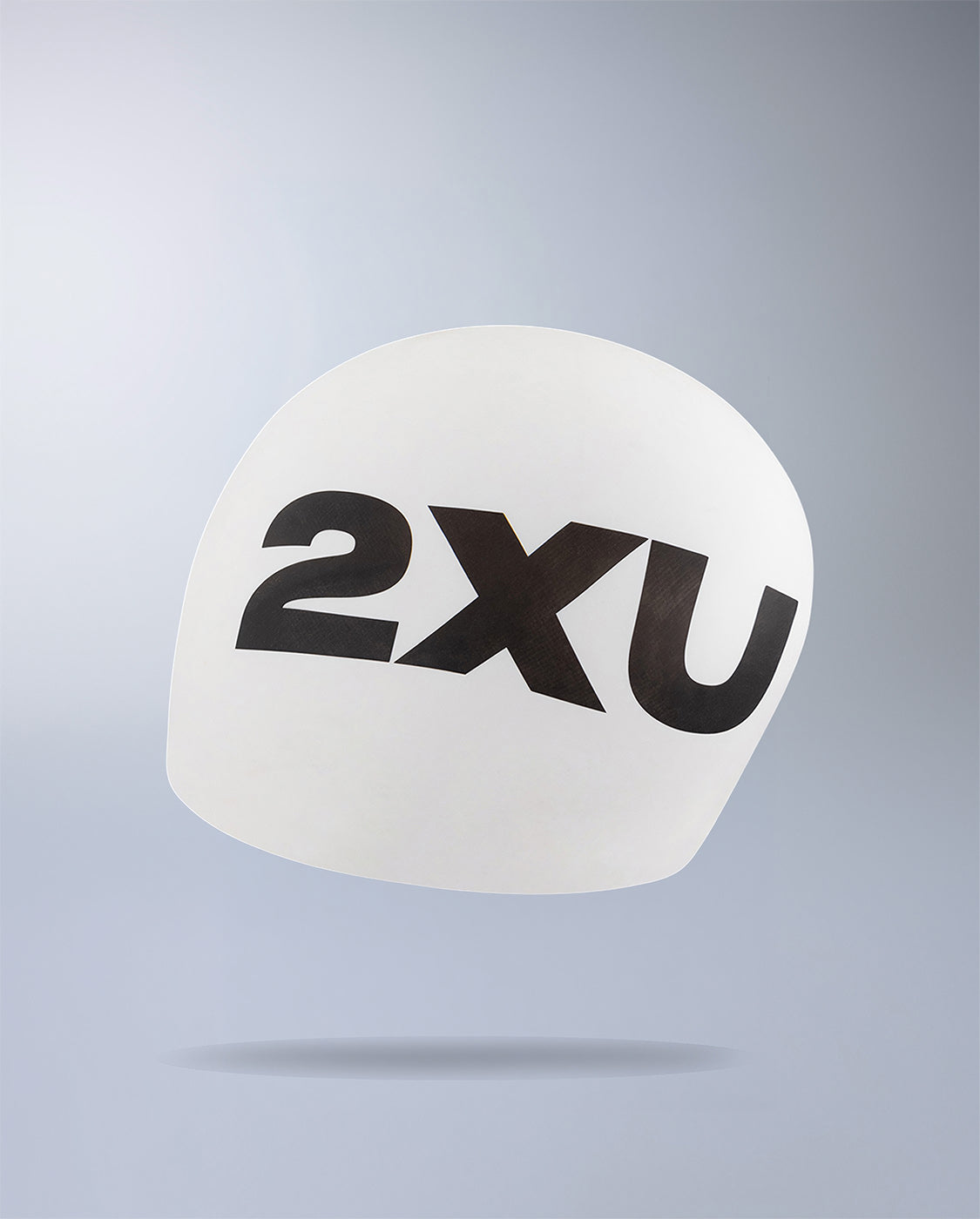 2xu-swim-race-badekappe-silikon-wei image 1