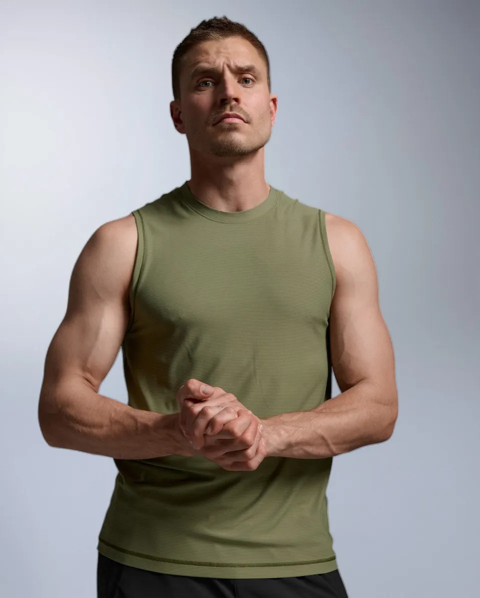 2xu-force-tech-tank-hunter-green-tank-top-herren image 1