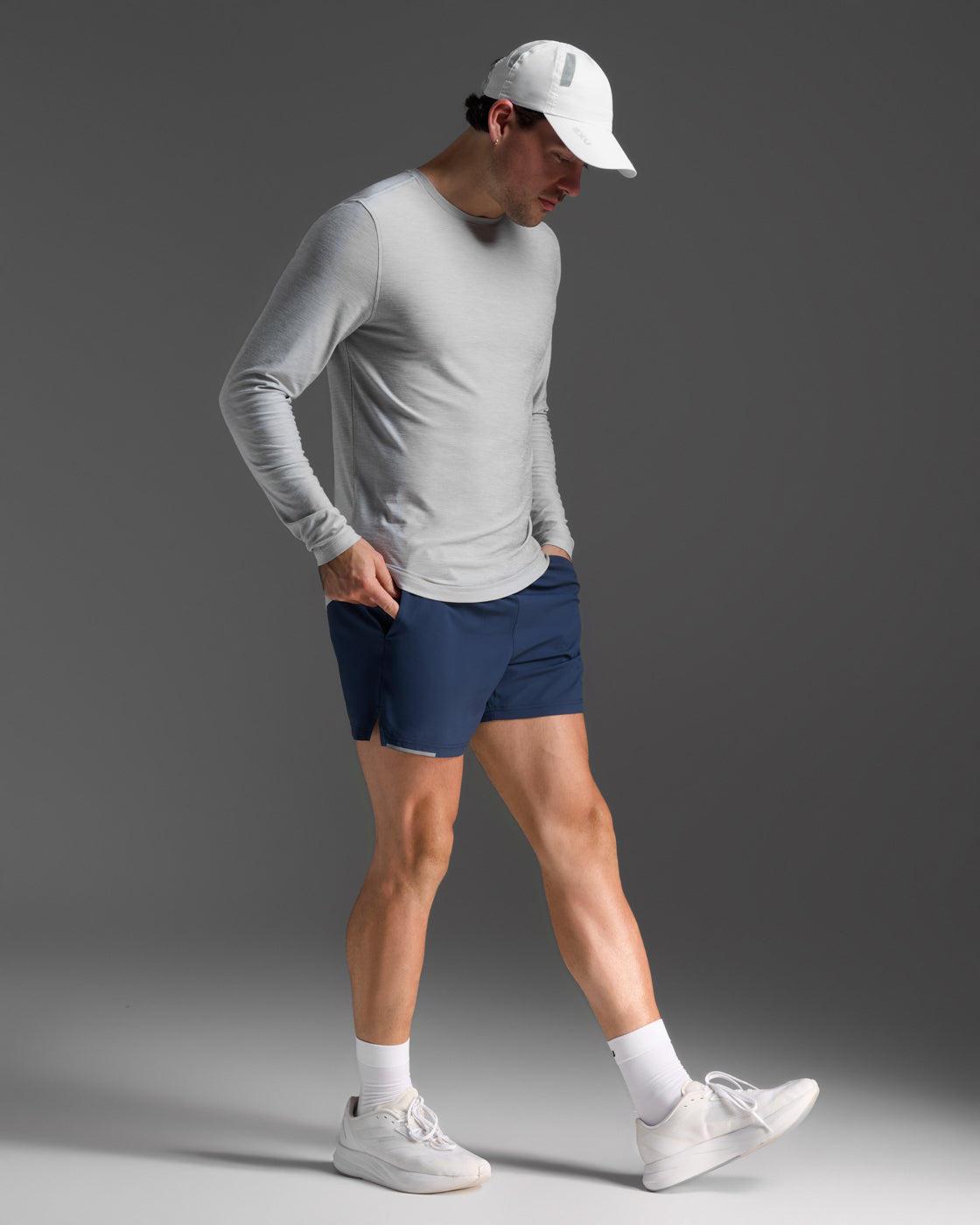 2xu-signature-langarmshirt-herren-harbor-mist-regular image 4