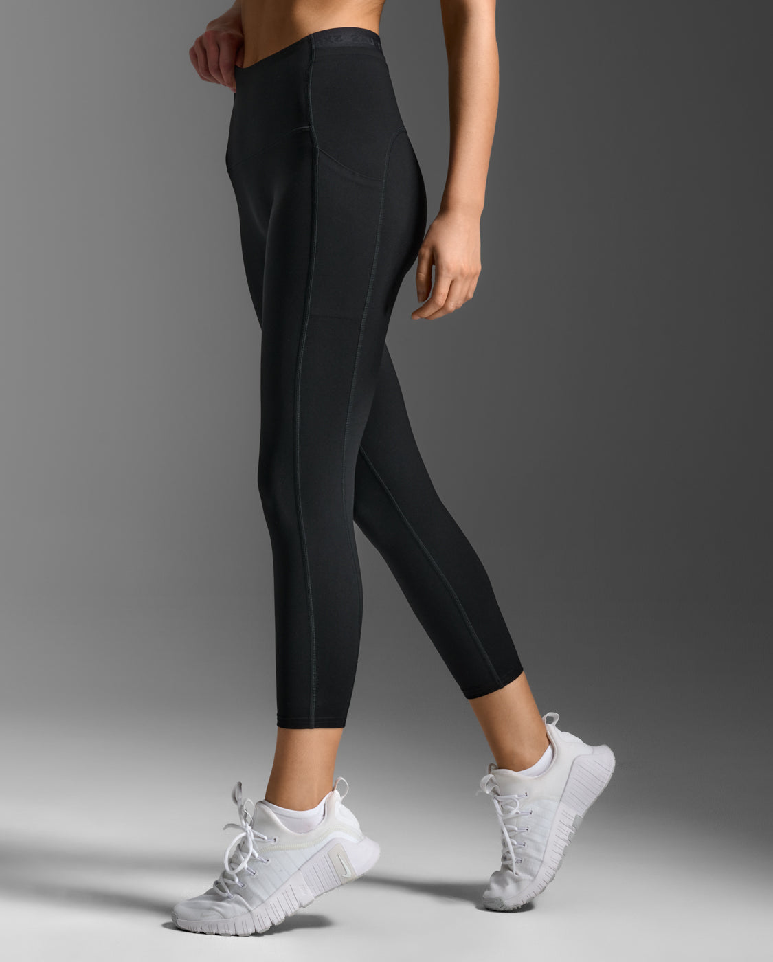 2xu-form-stash-hi-rise-7-8-tights-schwarz-mit-taschen image 1