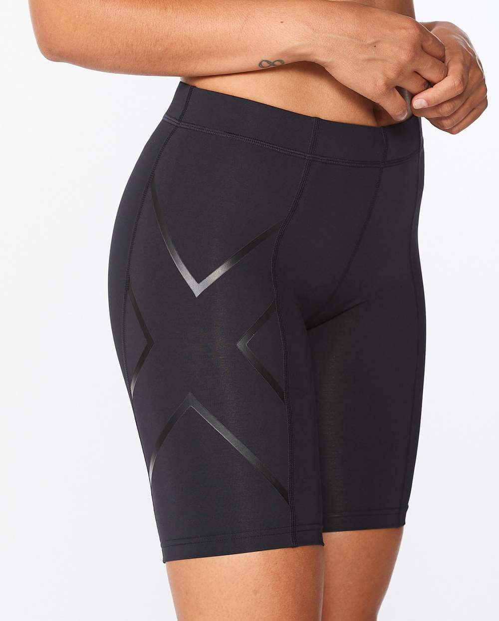 2xu-core-compression-shorts-damen-schwarz-kompression image 5