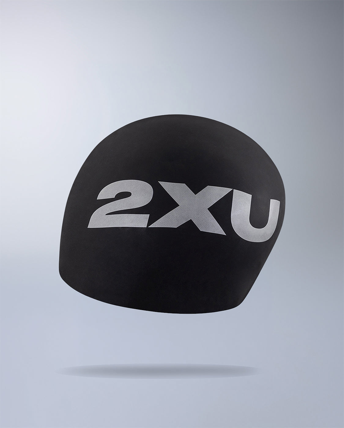 2xu-swim-race-silicone-swim-cap-badekappe-schwarz image 1