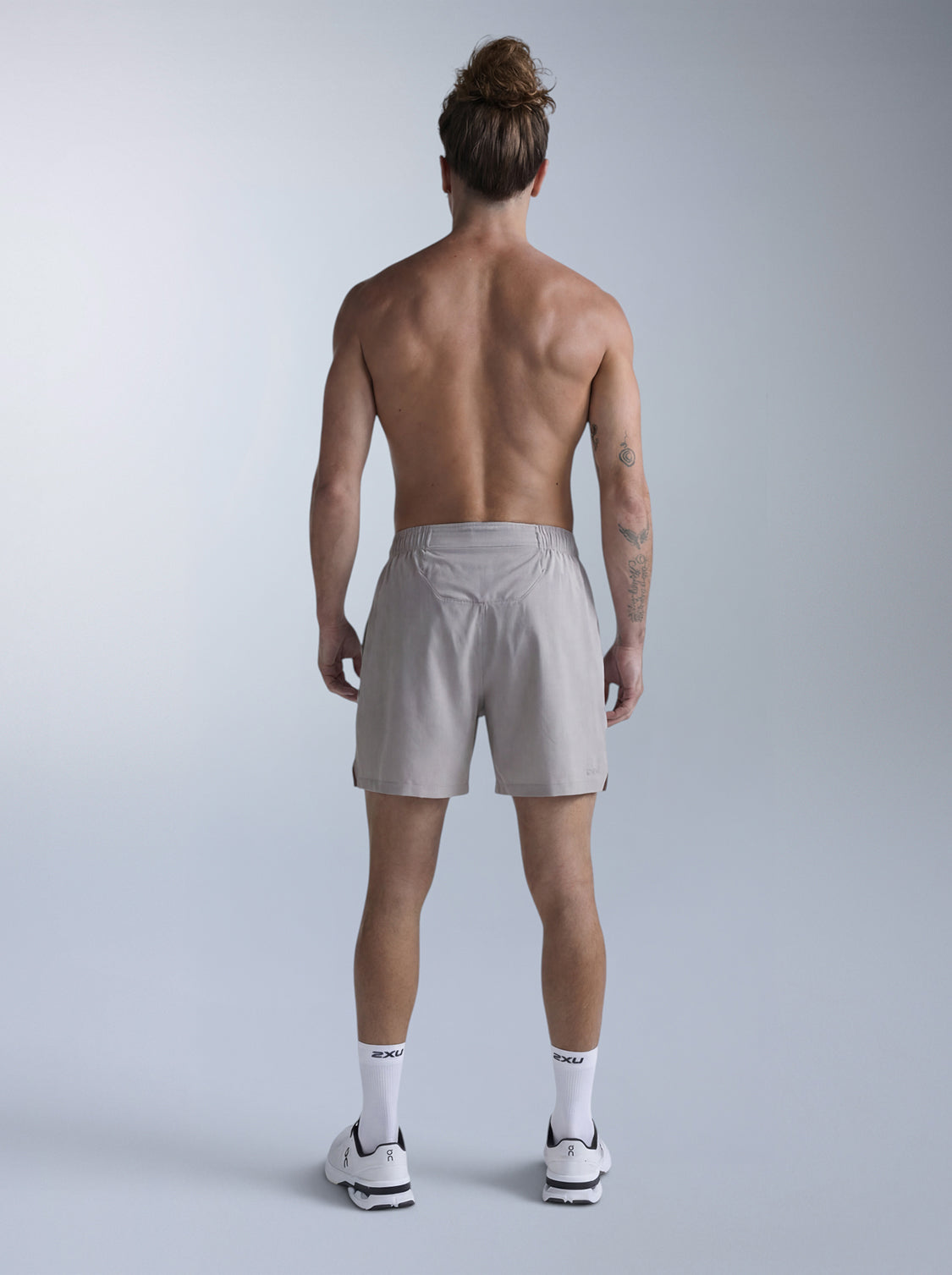 2xu-motion-5-inch-unlined-shorts-herren-carbon-kurz image 4