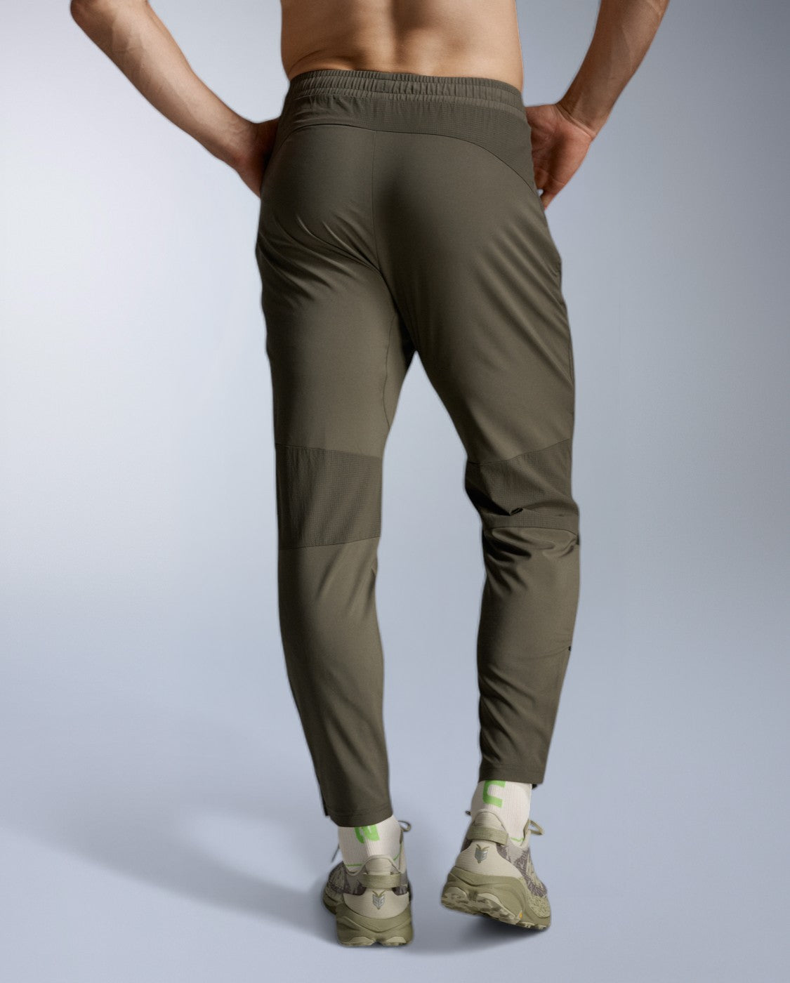 2xu-aero-woven-jogger-laufhose-flint-black-leicht image 2