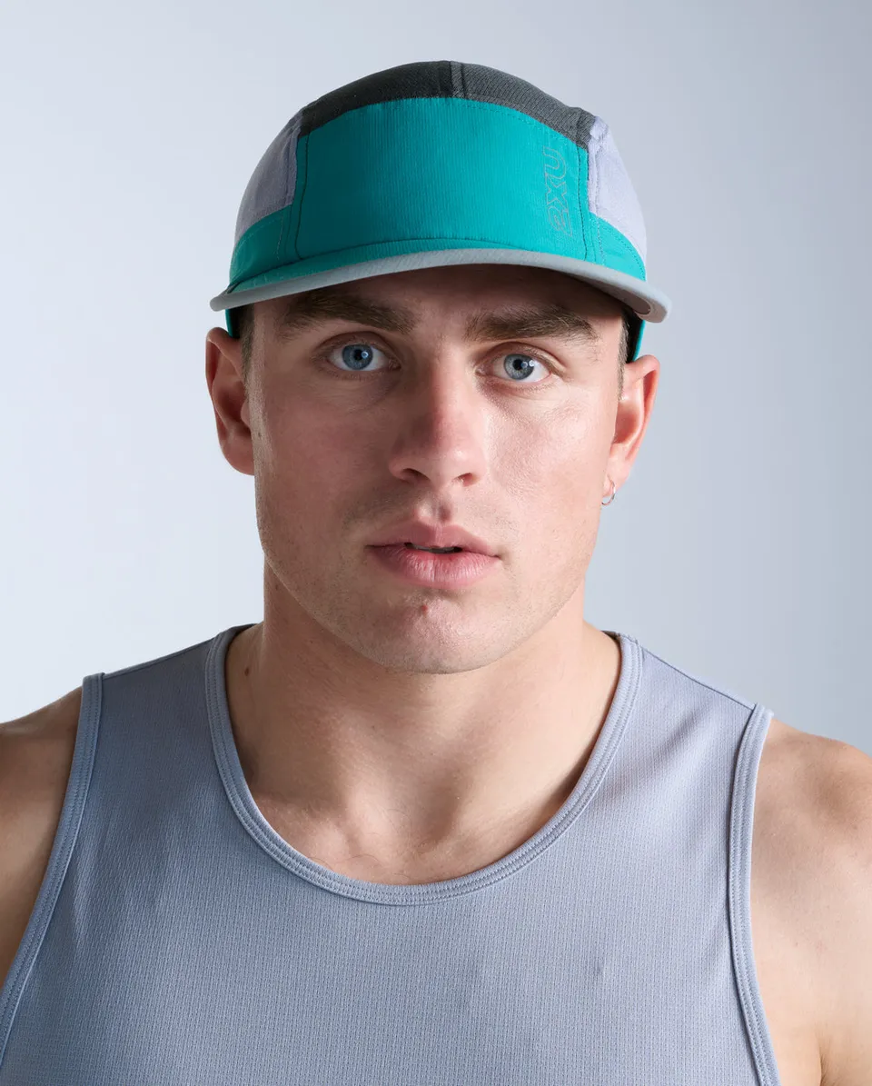 2xu-light-speed-cap-aurora-leichte-laufkappe-verstellbar image 1
