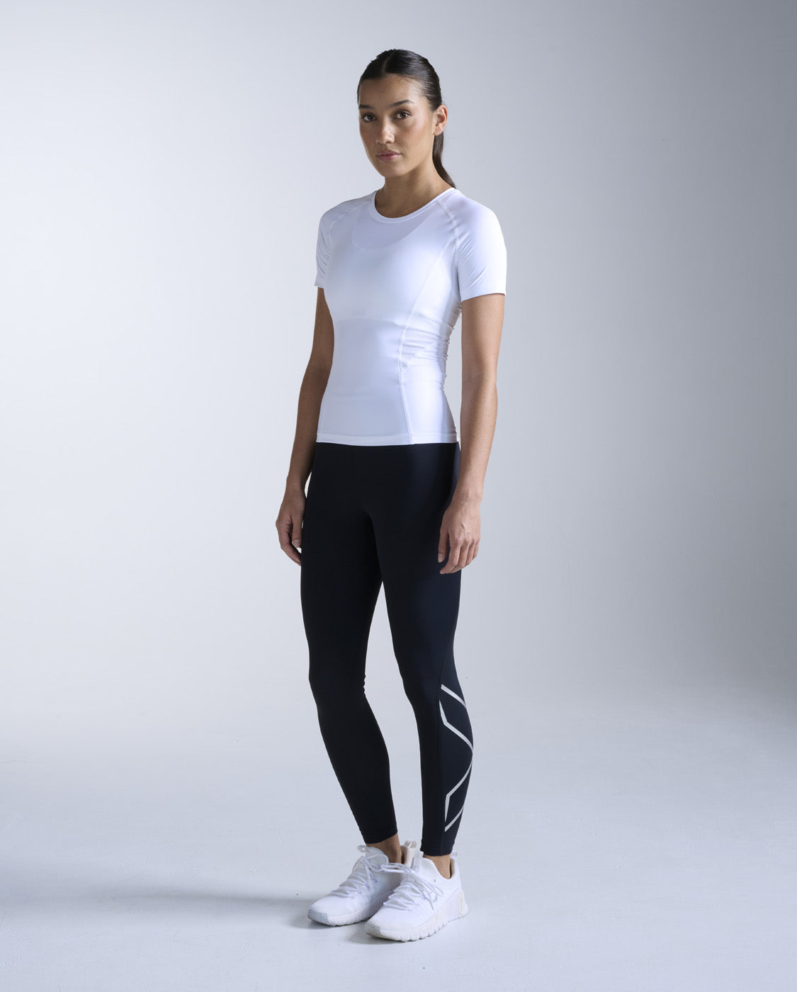 2xu-core-compression-short-sleeve-damen-wei-shirt image 2