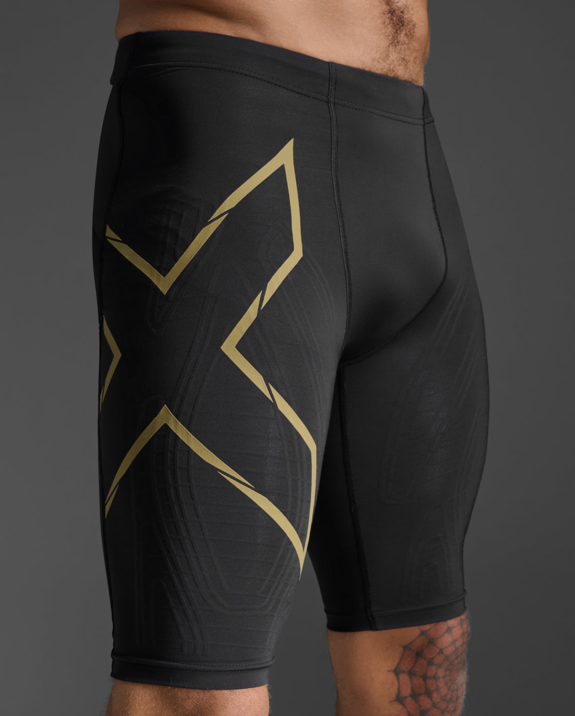2xu-light-speed-compression-shorts-kompressionsshorts image 5