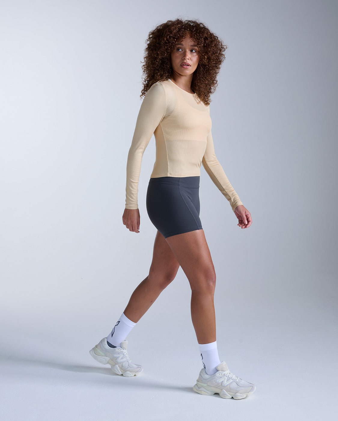 2xu-fluid-modal-ribbed-long-sleeve-damen-mojave-desert-white-modal image 8