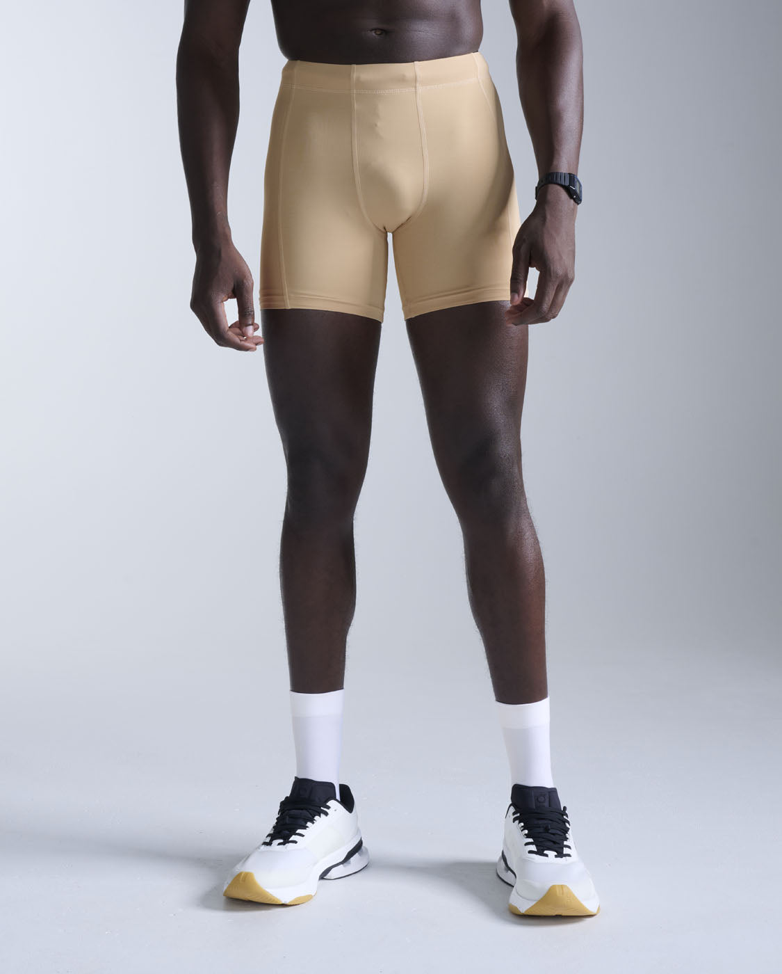 2xu-core-compression-1-2-shorts-herren-shorts-beige-kompression image 1