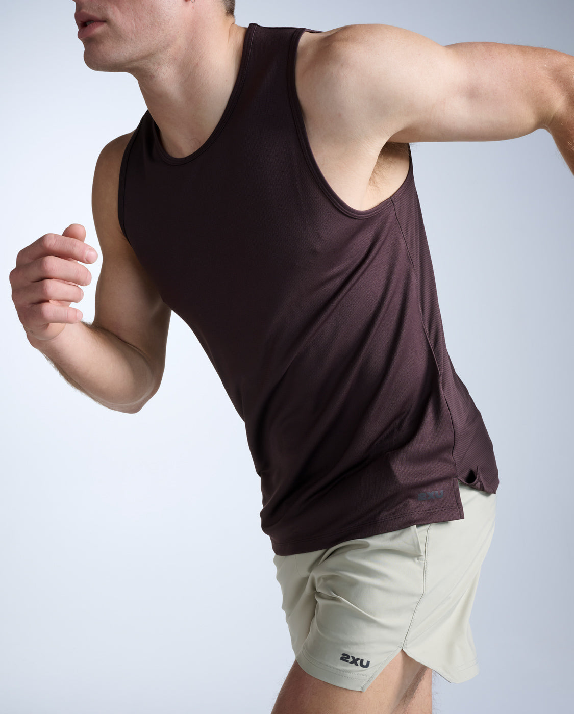 2xu-aero-tank-lauftop-herren-bark image 3