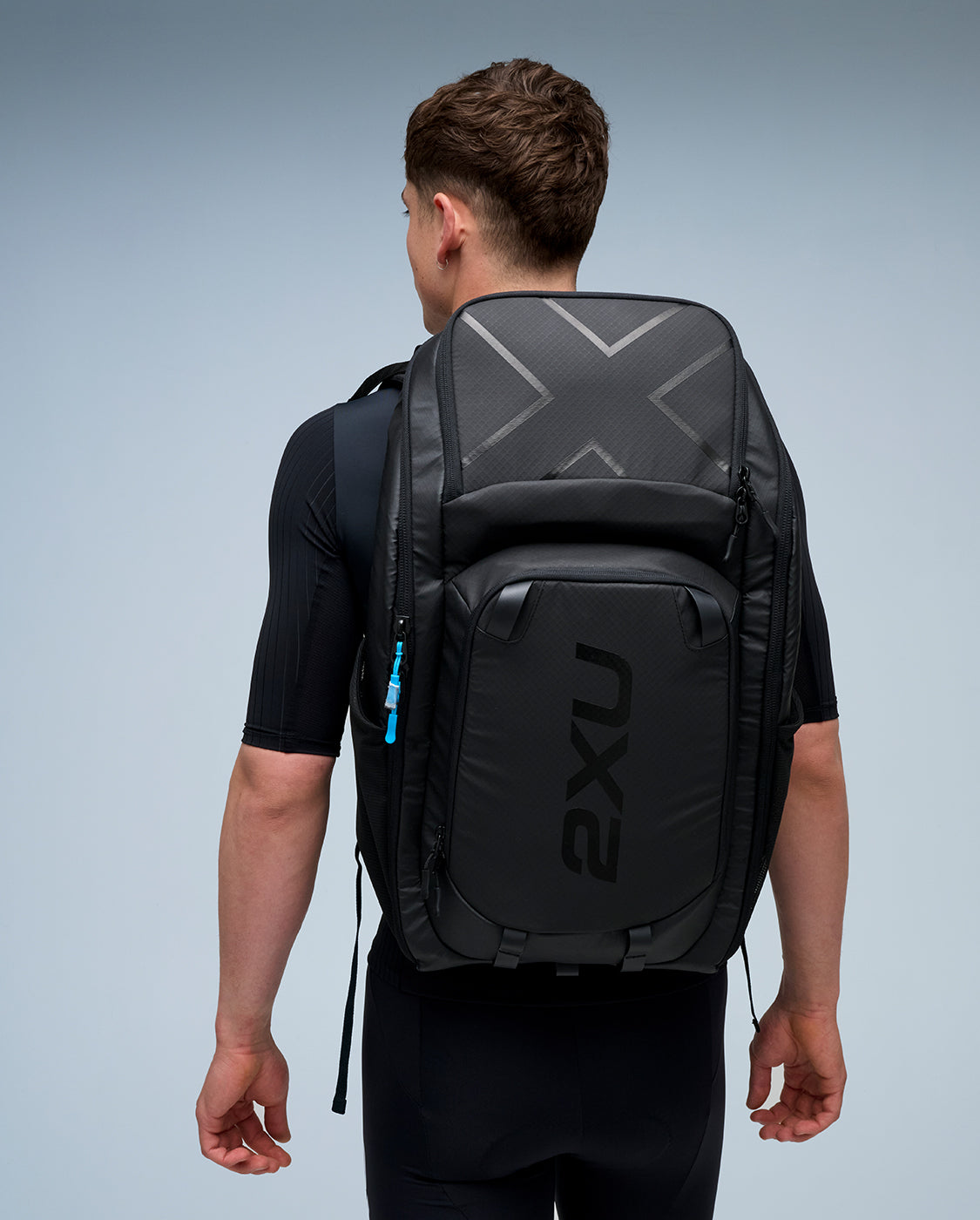 2xu-swim-race-transition-backpack-black-aloha-34l image 3