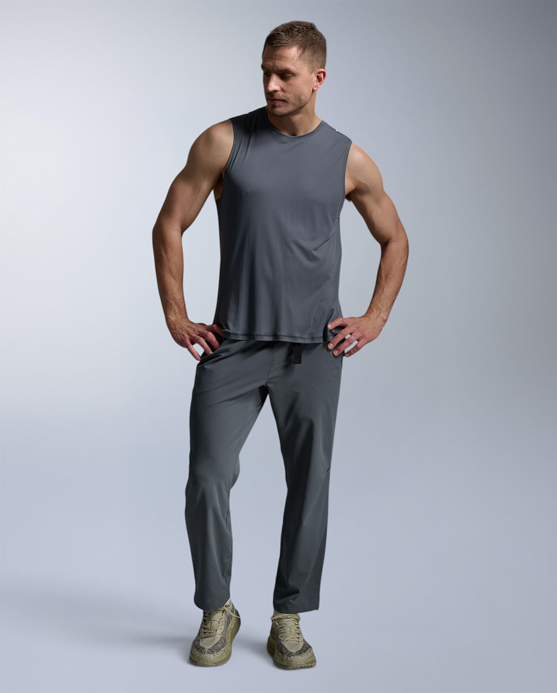 2xu-aero-trail-tank-tanktop-herren-turbulence-black-uv-schutz image 4