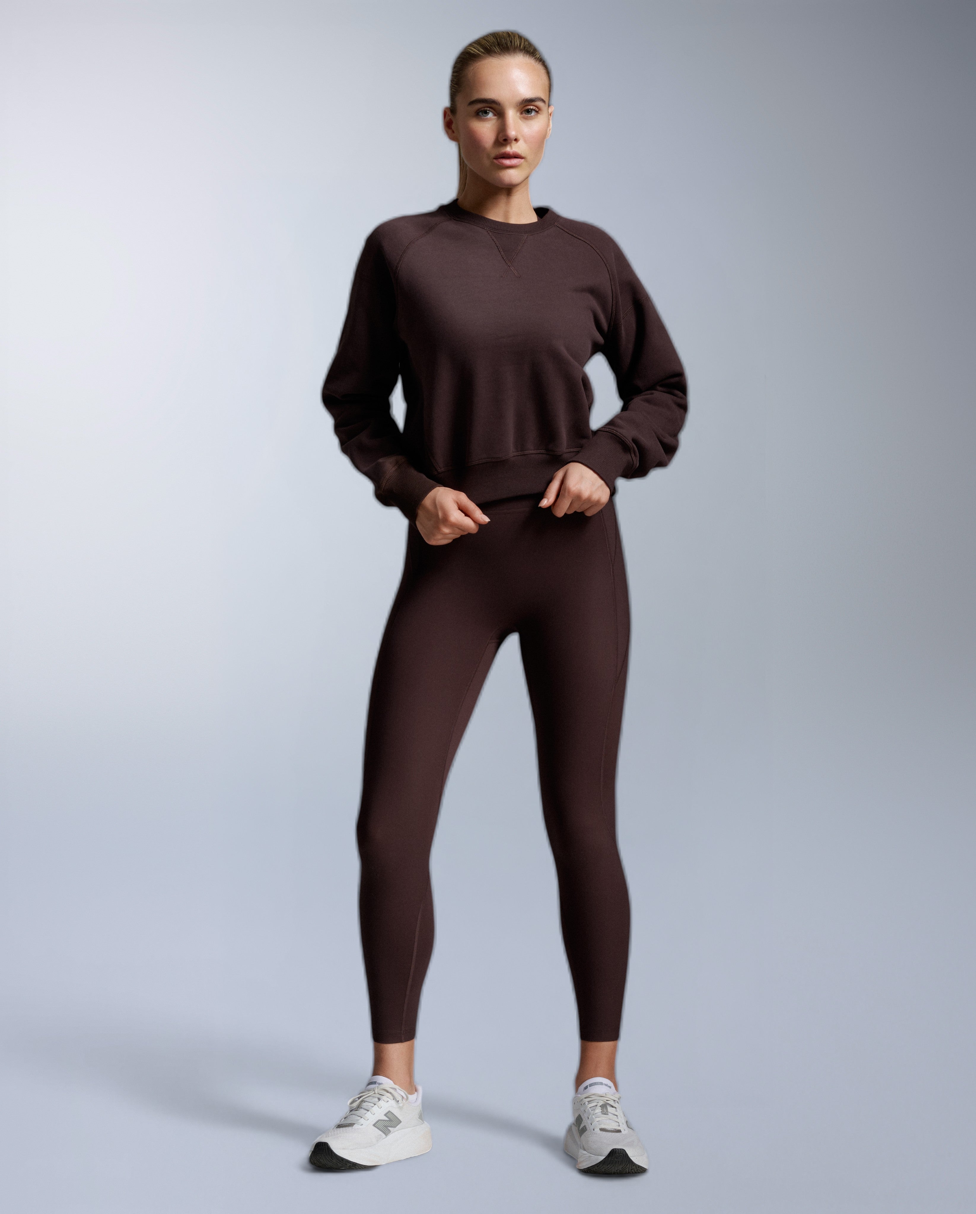 2xu-ez-organic-cotton-ribbed-crew-sweatshirt-damen-bark image 4