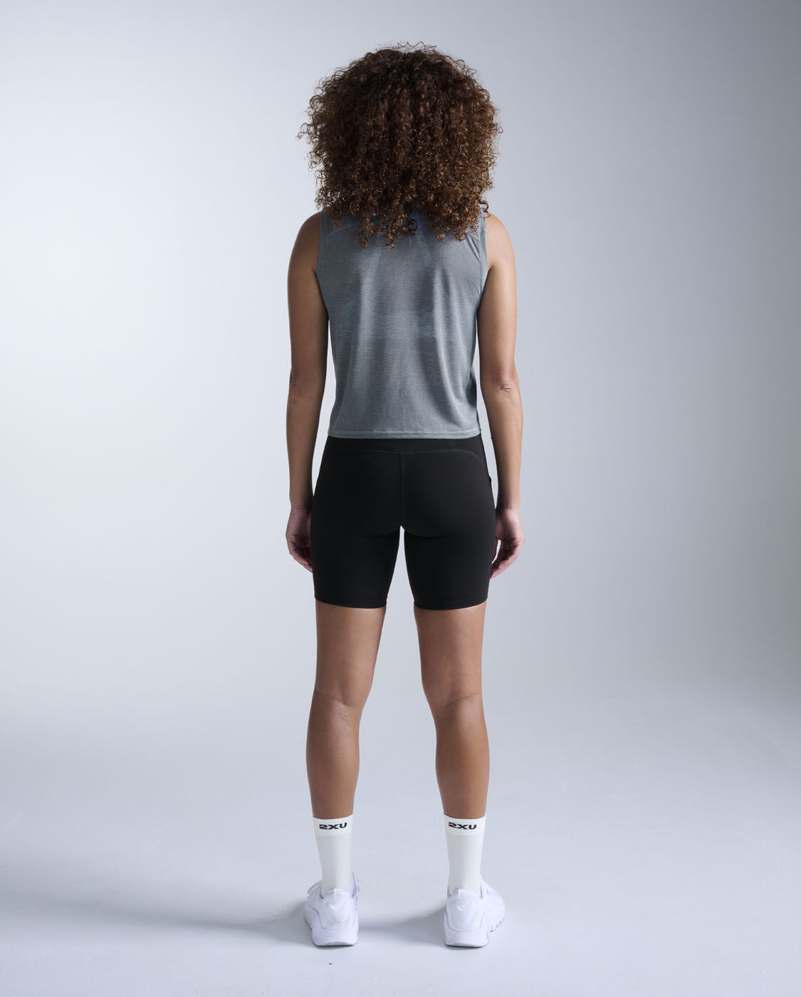 2xu-aero-relight-crop-tank-top-damen-dark-sage image 6