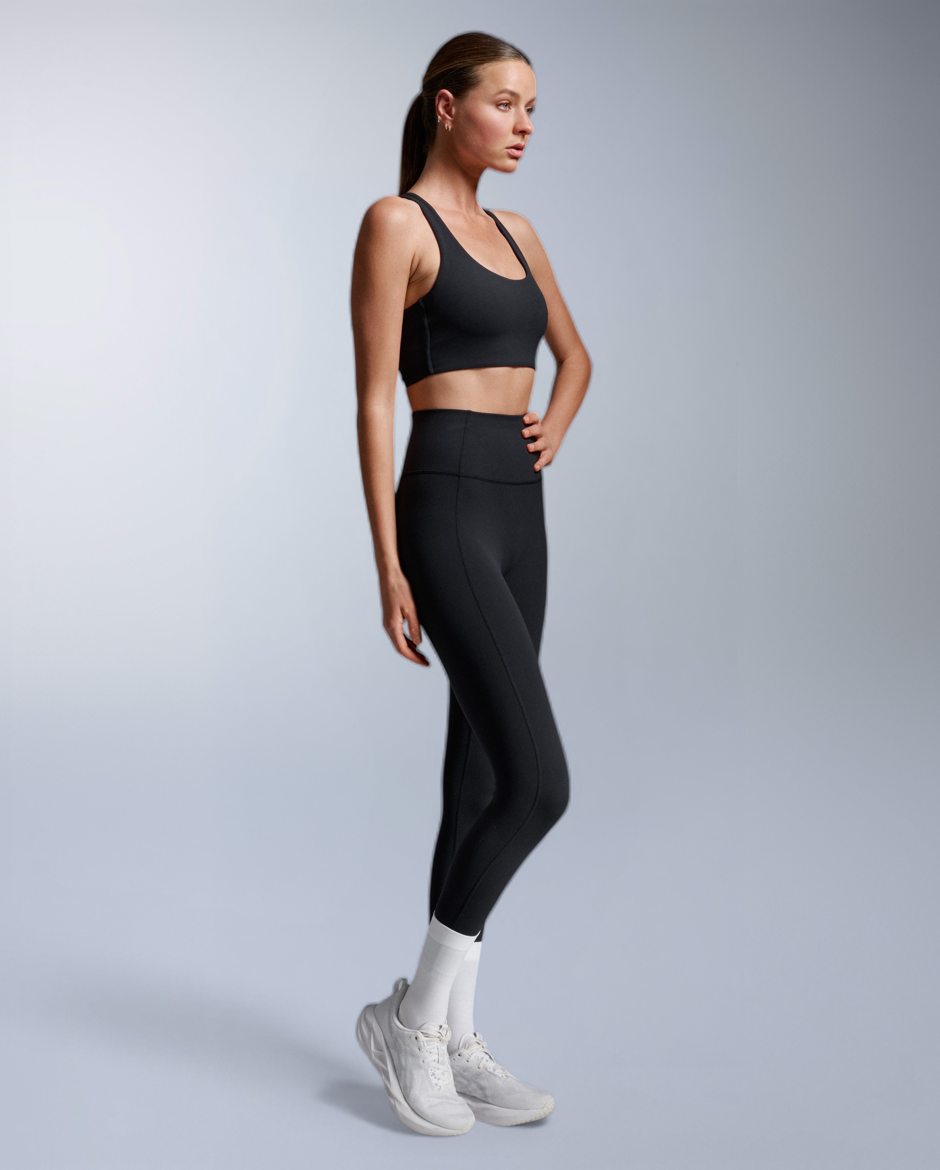 2xu-fluid-twist-back-bra-sport-bh-schwarz image 4