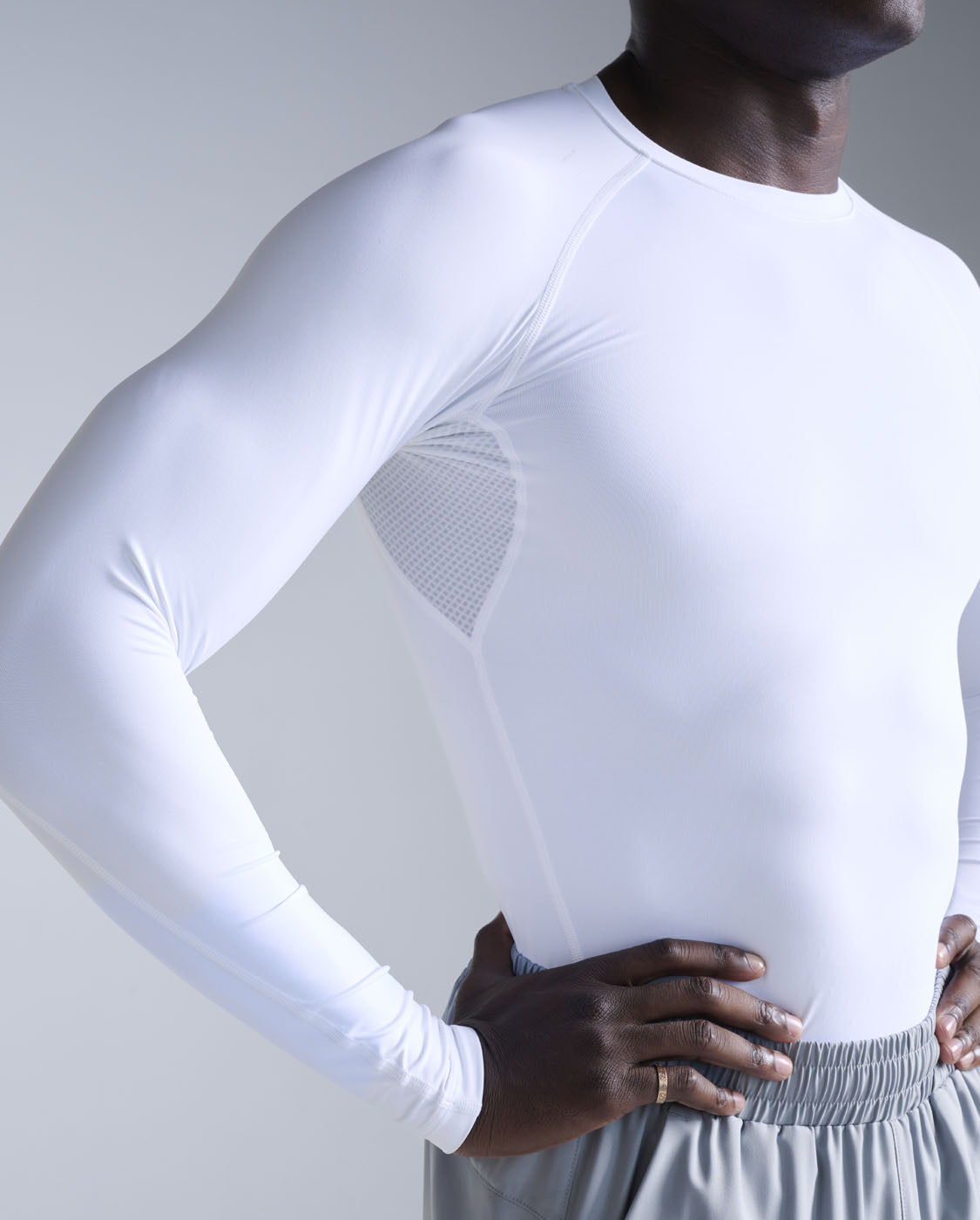 2xu-core-compression-long-sleeve-kompressionsshirt-wei image 4