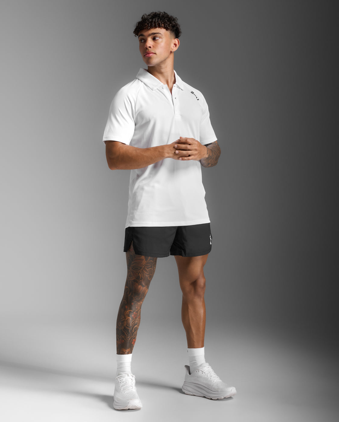 2xu-motion-aspire-polo-poloshirt-wei-schwarz-herren image 4