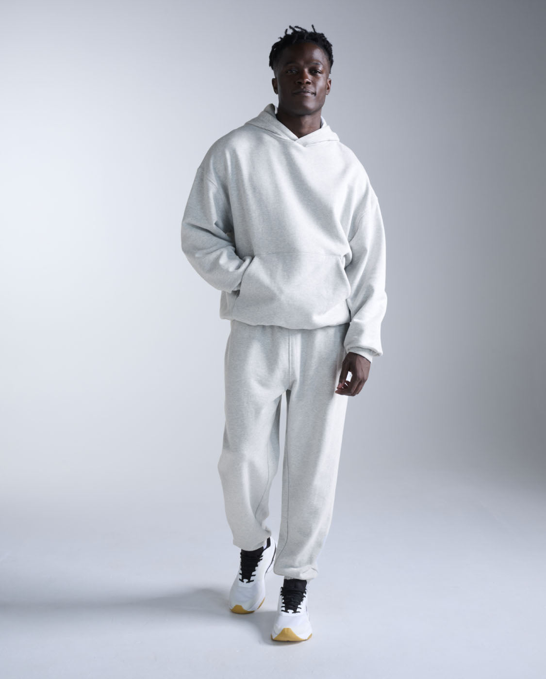 2xu-ez-oversized-organic-cotton-hoodie-grey-marle image 6