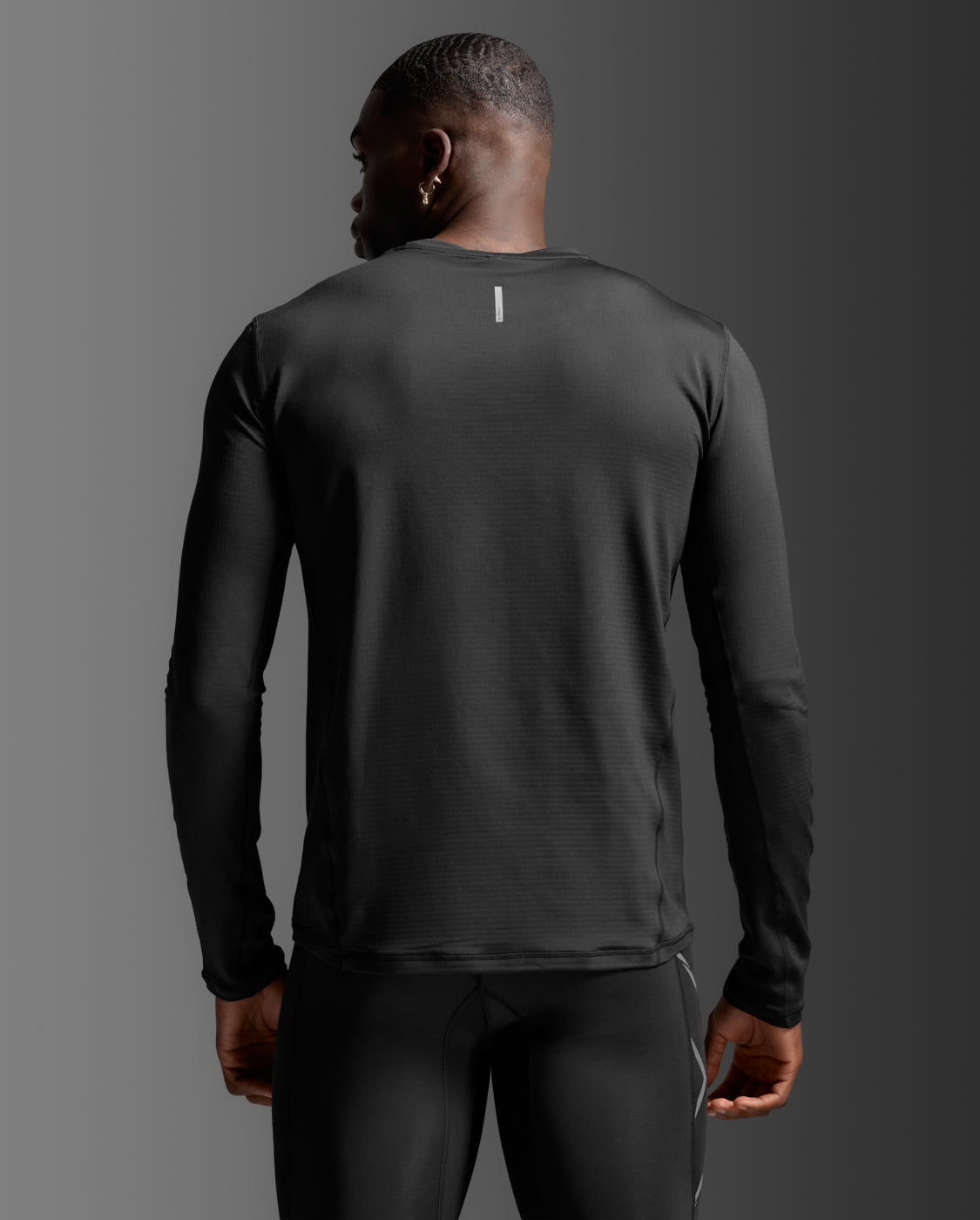 2xu-ignition-grid-baselayer-schwarz-herren-thermo image 2