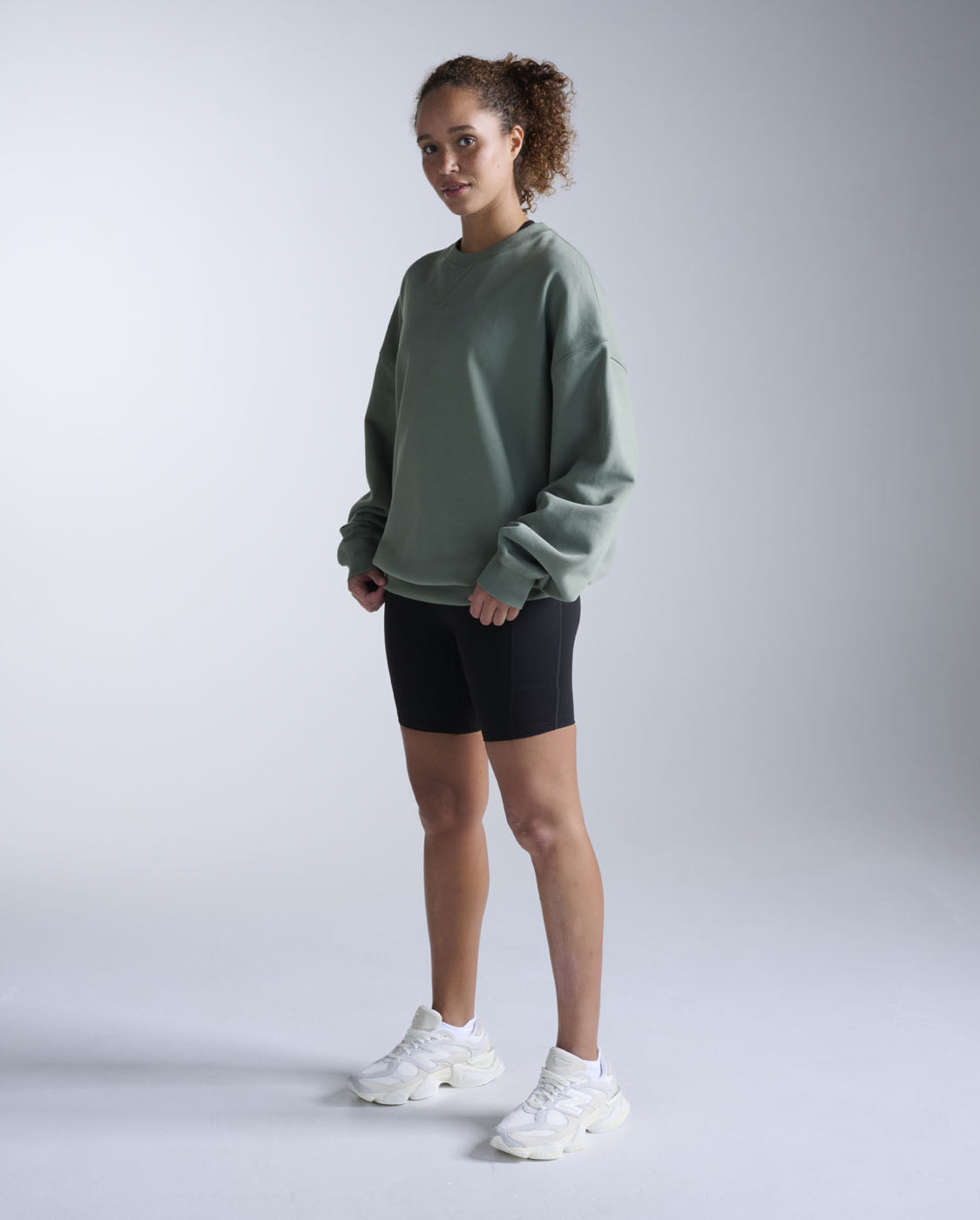 2xu-ez-oversized-organic-cotton-crew-sweatshirt-fern-bio-baumwolle image 5