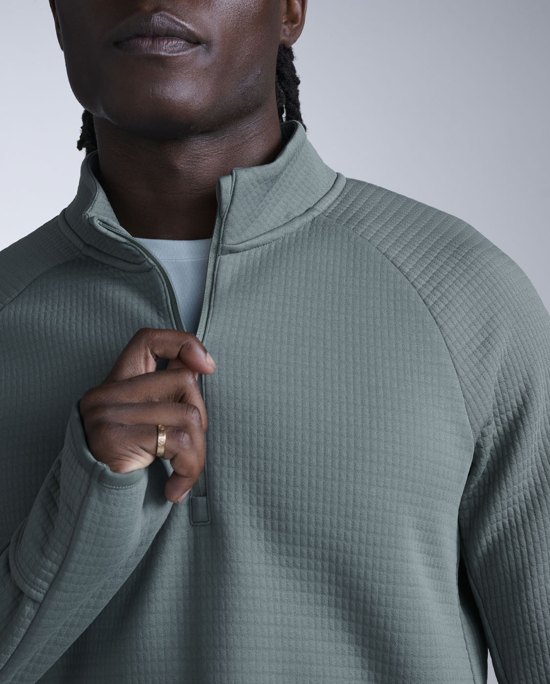 2xu-ignition-haptic-1-4-zip-laufpullover-herren-oliv-slim image 3