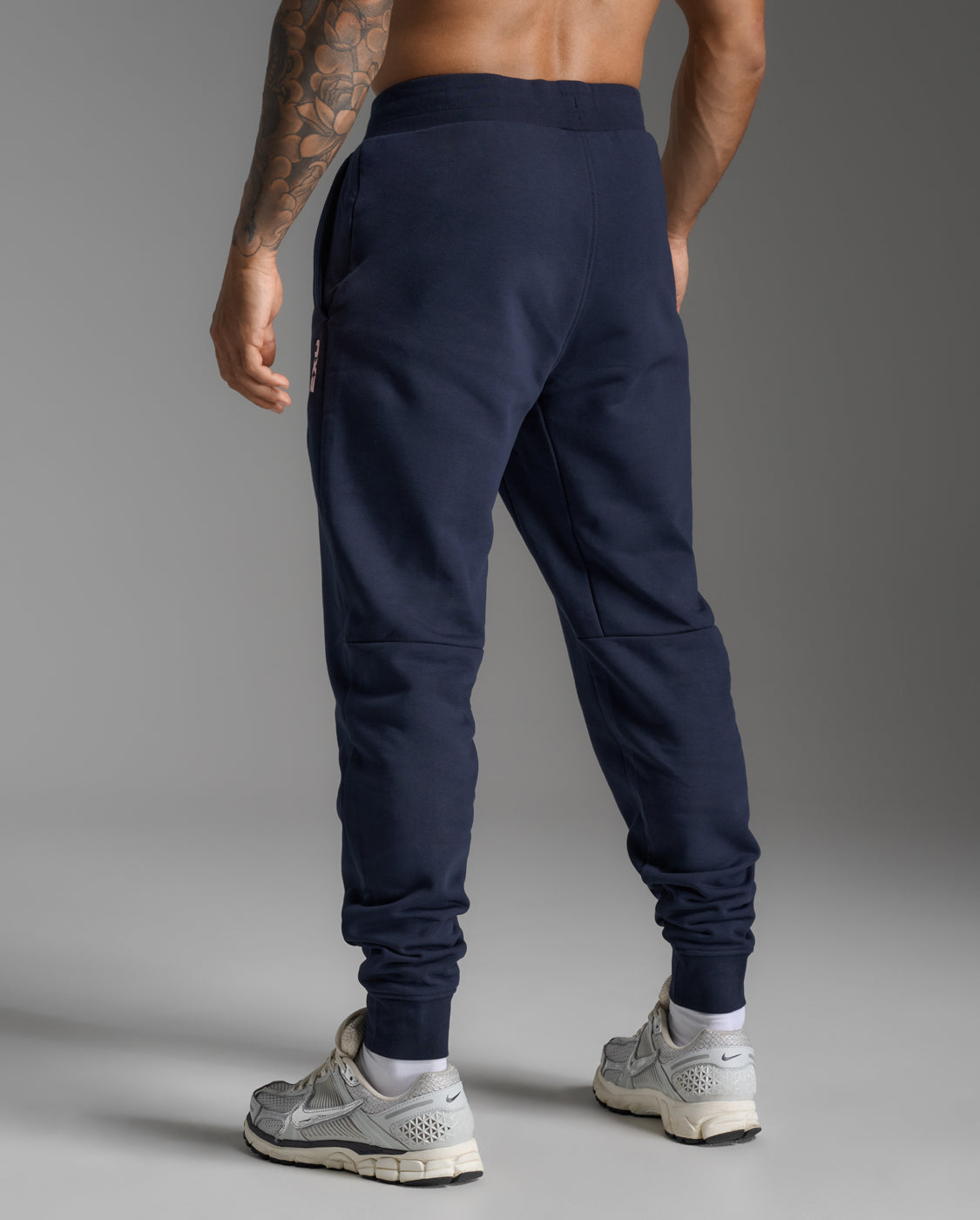 2xu-motion-aspire-trackpants-trainingshose-midnight-fleece image 3