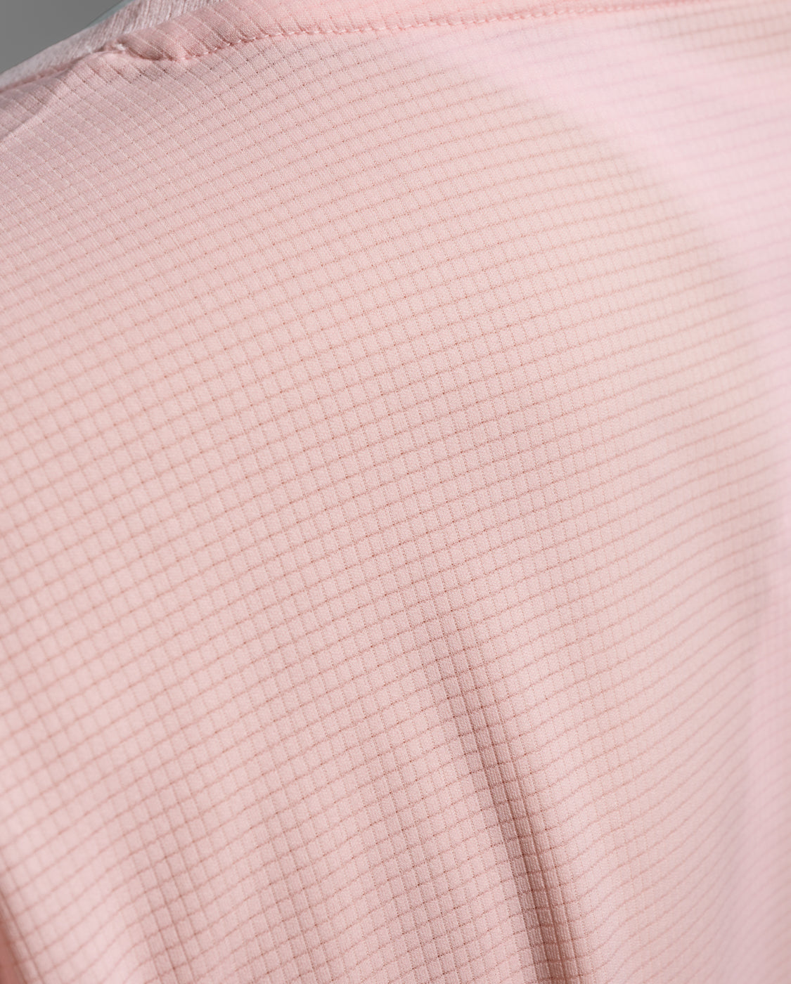 2xu-aero-long-sleeve-damen-pink-frost-mesh-langarmshirt image 7