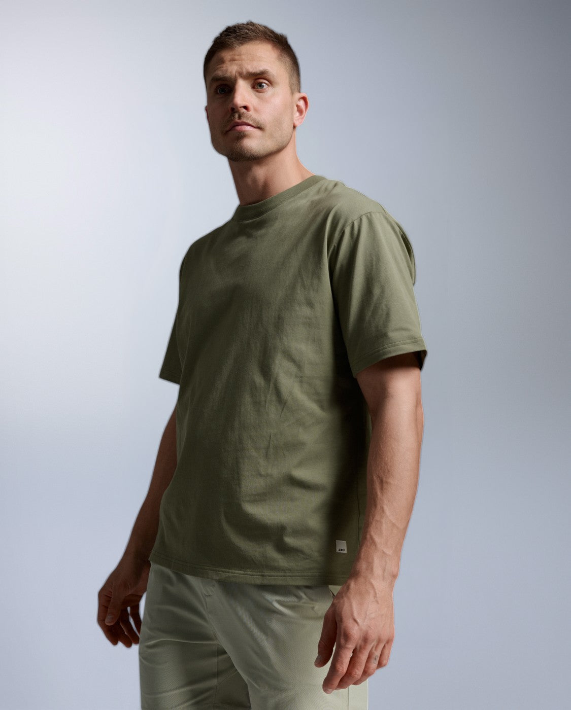 2xu-ez-oversized-organic-cotton-t-shirt-hunter-green image 1