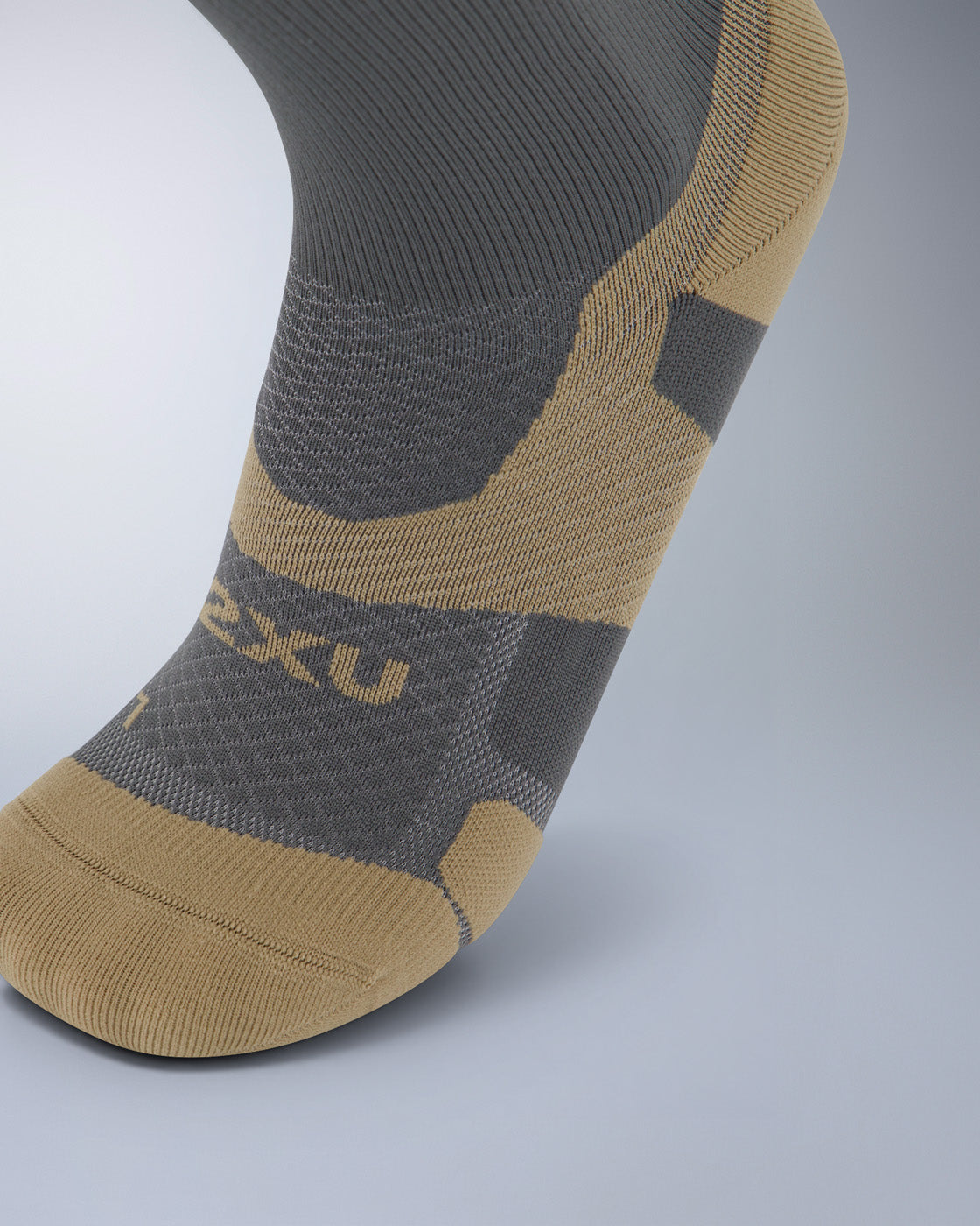 2xu-vectr-light-cushion-crew-laufsocken-turbulence image 2