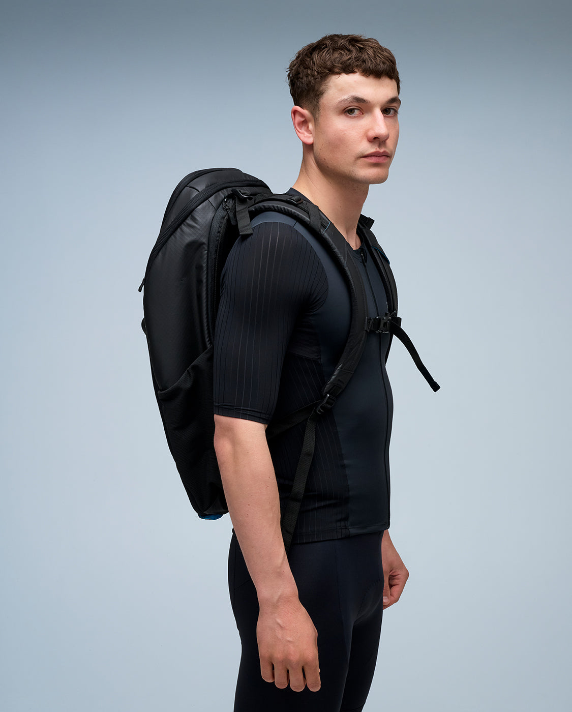 2xu-swim-race-transition-backpack-black-aloha-34l image 6