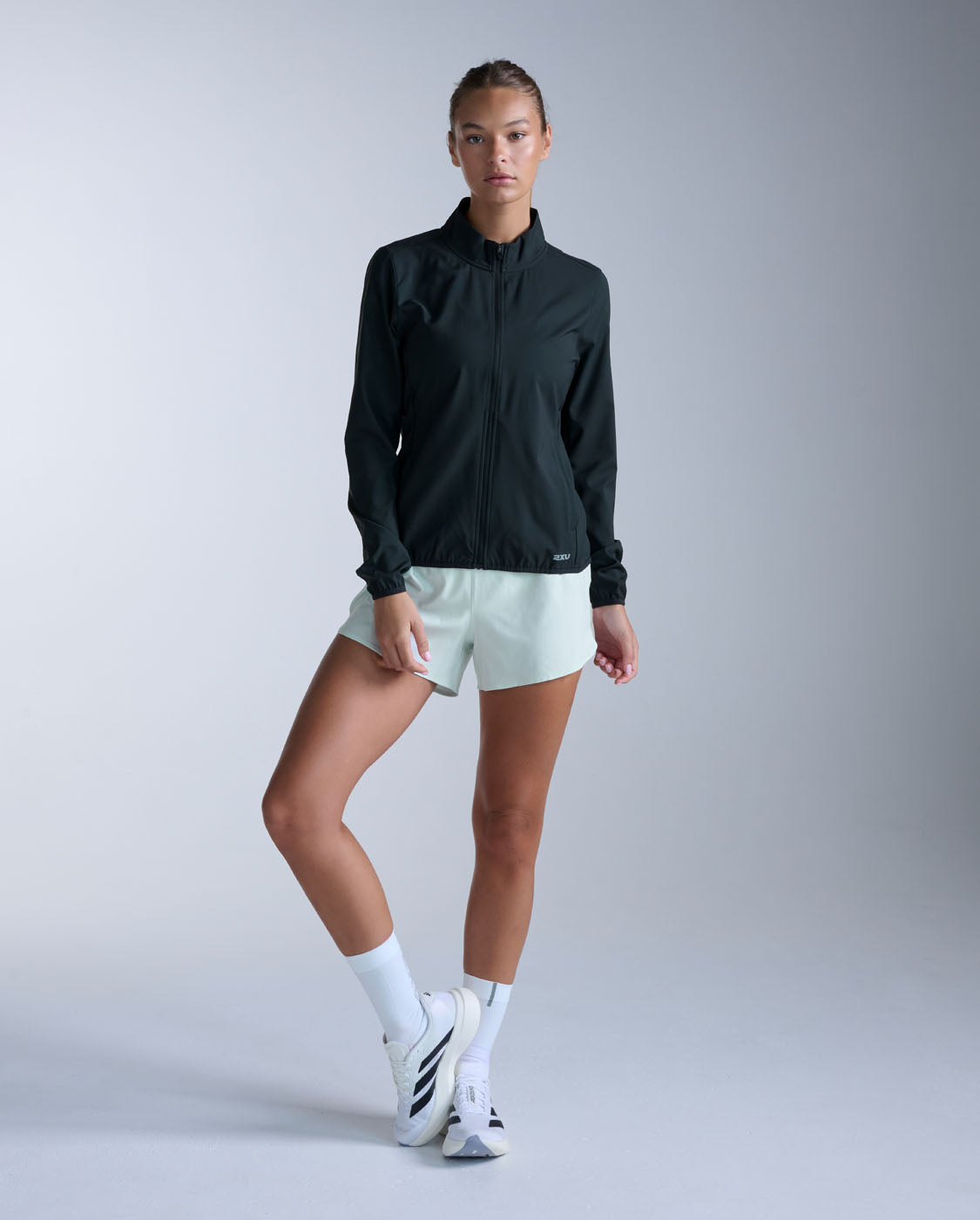 2xu-aero-jacket-damen-black-wasserabweisende-laufjacke image 5