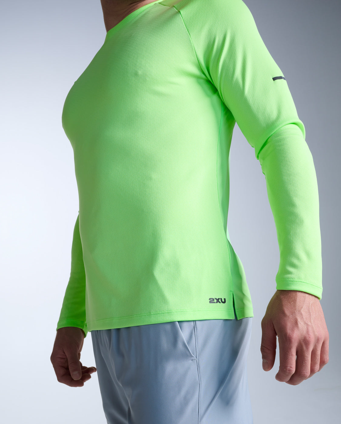 2xu-aero-long-sleeve-herren-laufshirt-lime-zest-langarm image 3