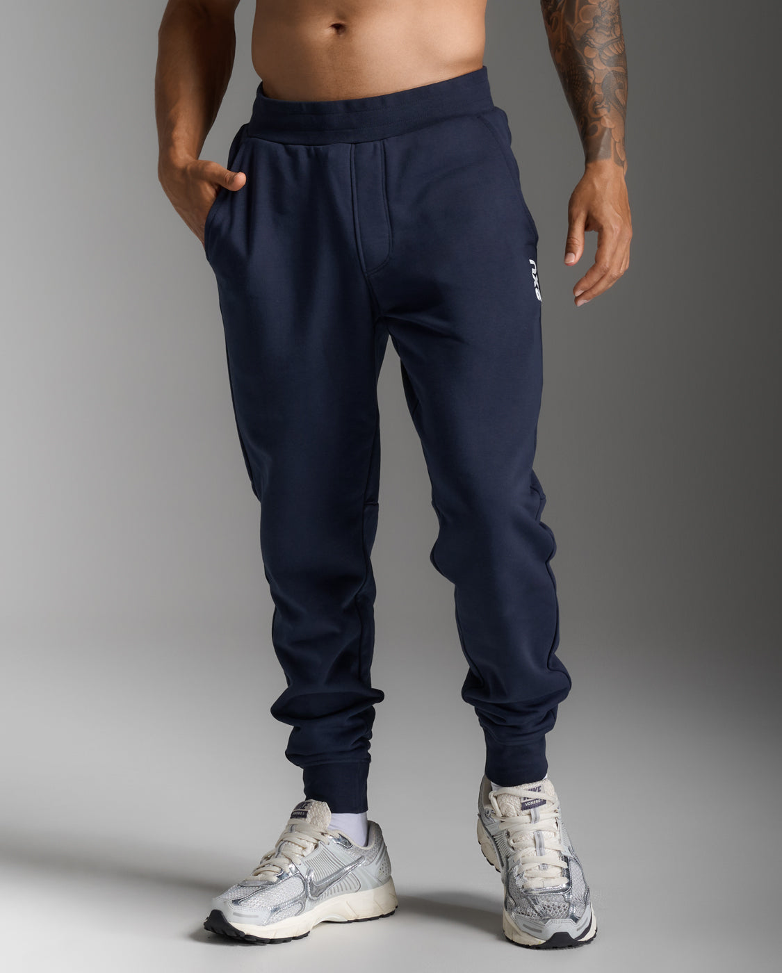 2xu-motion-aspire-trackpants-trainingshose-midnight-fleece image 2