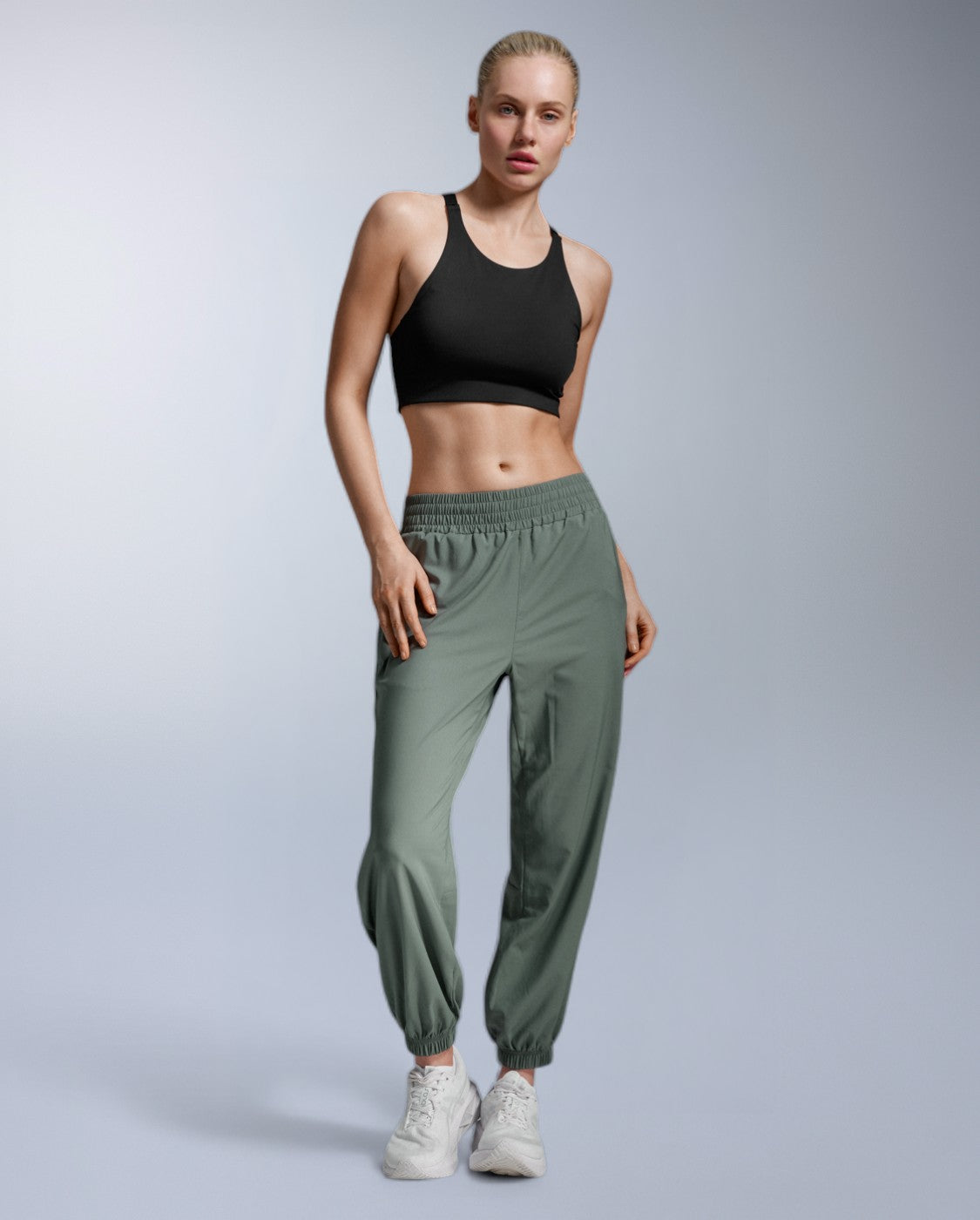 2xu-aero-hi-rise-woven-jogger-trainingshose-olive-leaf-damen image 4