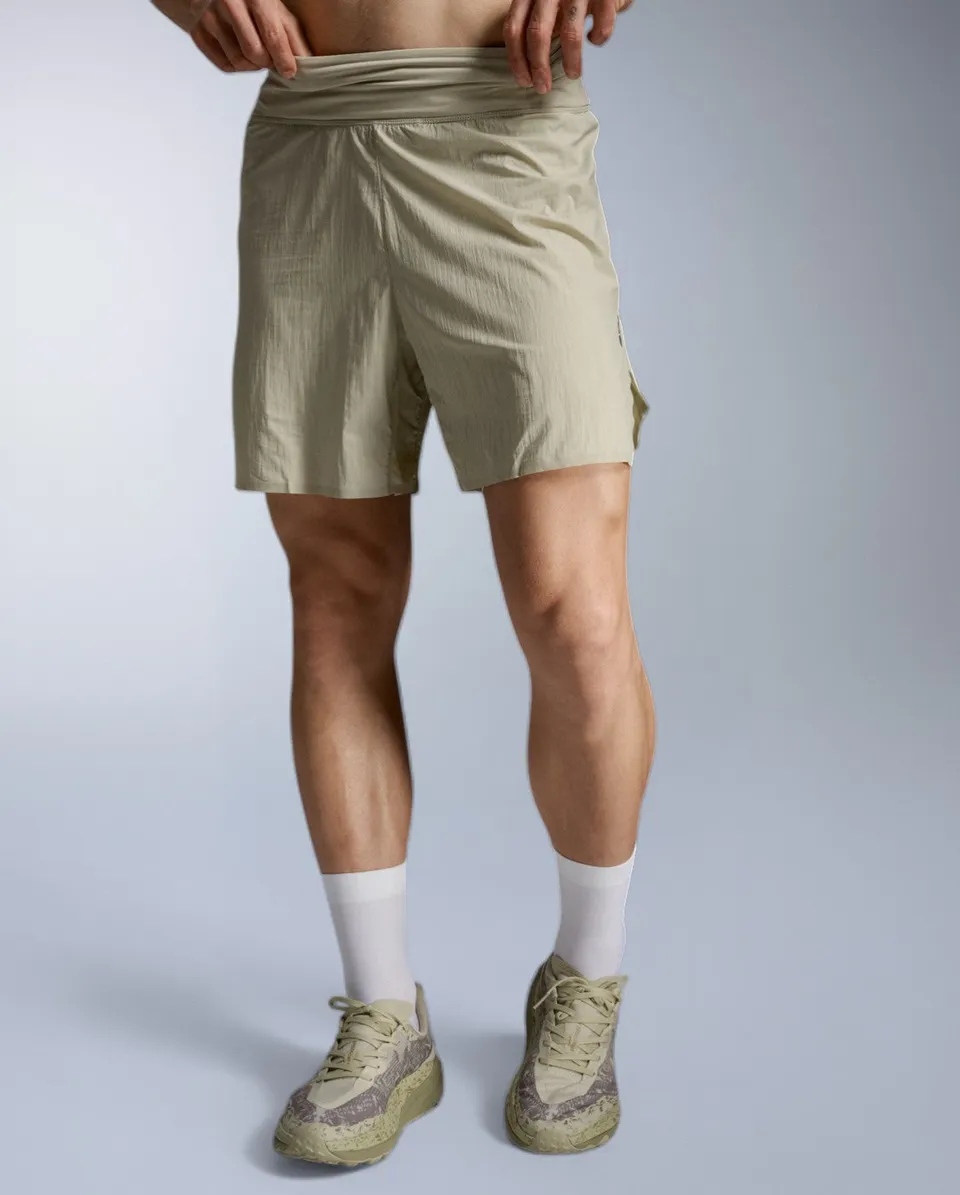 2xu-aero-trail-2-in-1-5-inch-laufshorts-herren-beige image 1