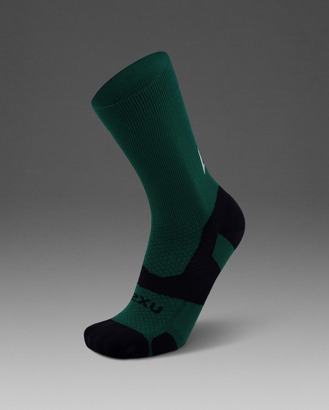 2xu-vectr-light-cushion-crew-socken-dark-moss-white image 1