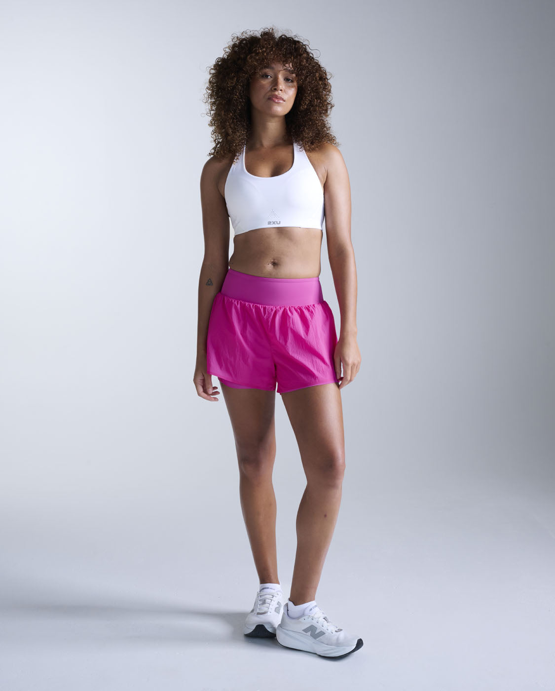 2xu-aero-hi-rise-2-in-1-shorts-damen-rose-3-inch image 4