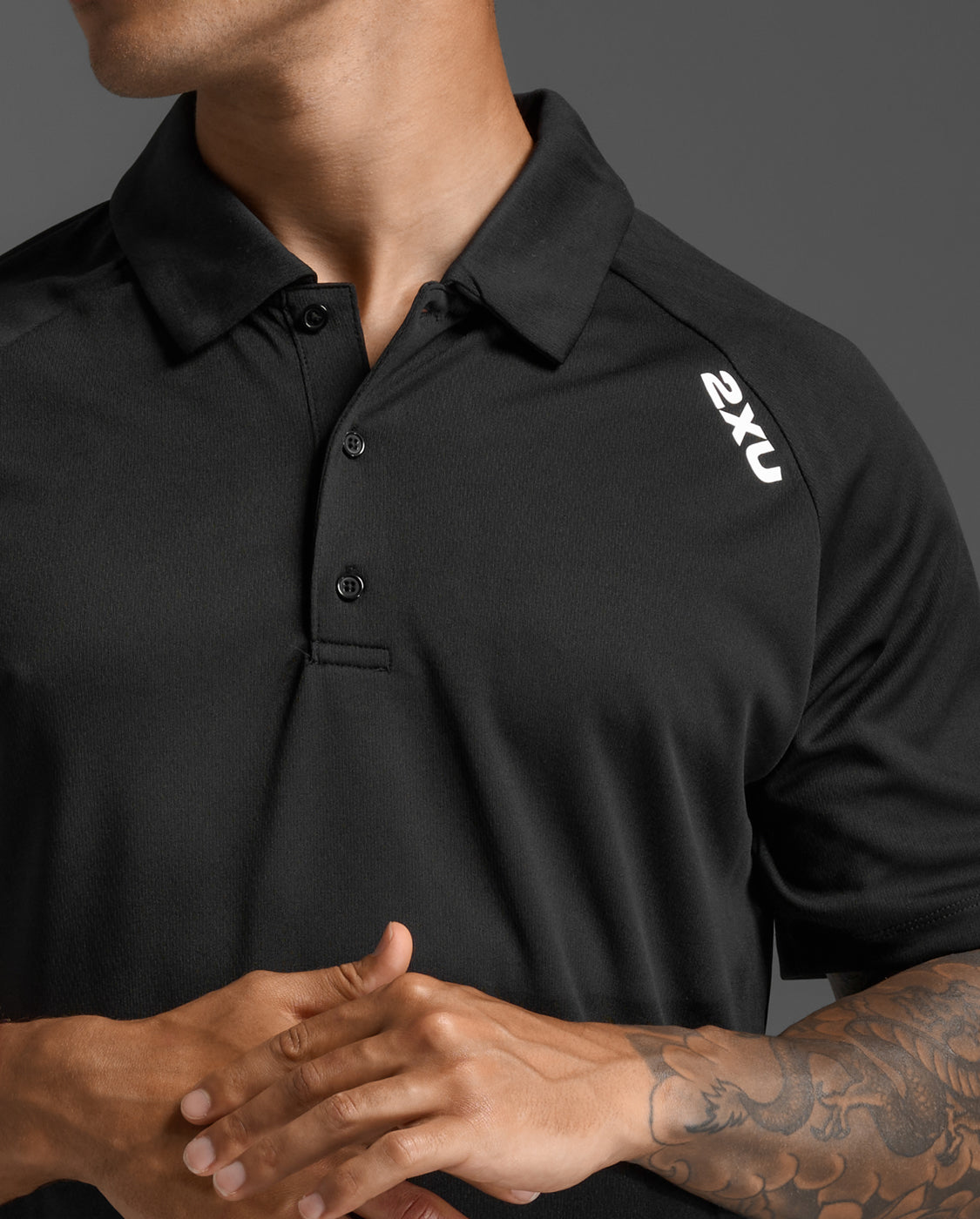 2xu-motion-aspire-polo-herren-black-kurzarm-sport image 8