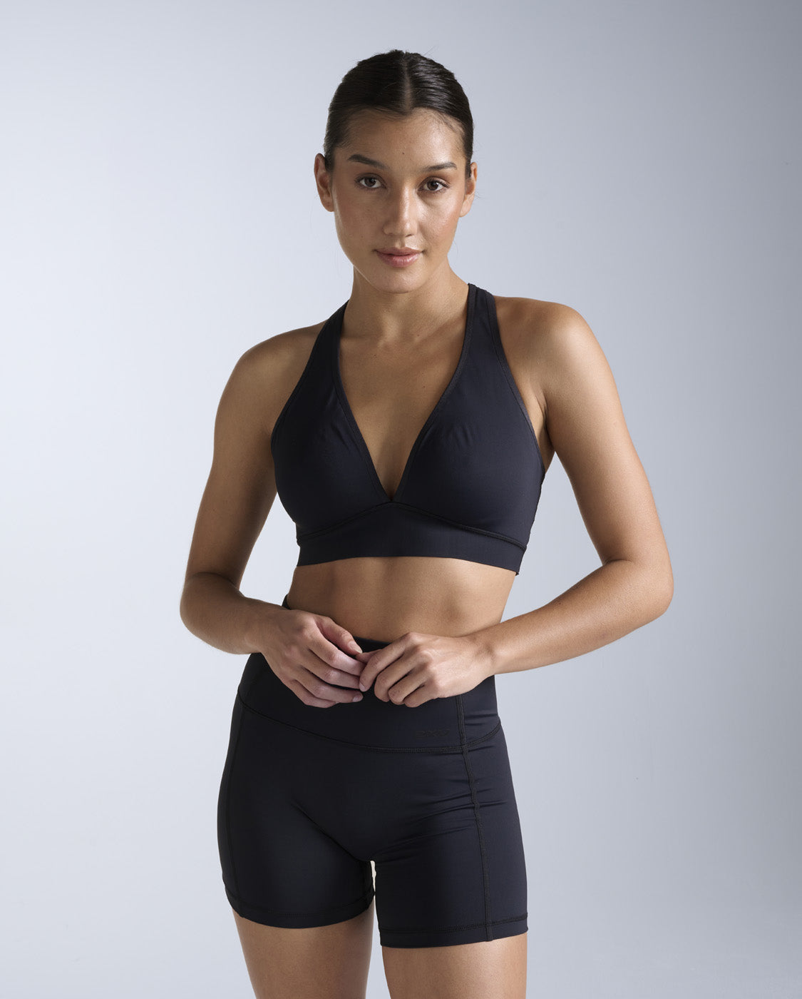 2xu-flex-feather-flex-bonded-cross-back-bra-schwarz image 1