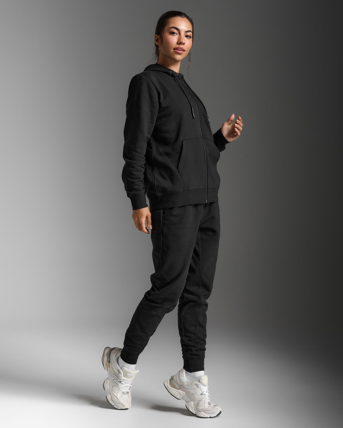 2xu-motion-aspire-trackpants-trainingshose-damen-schwarz image 3