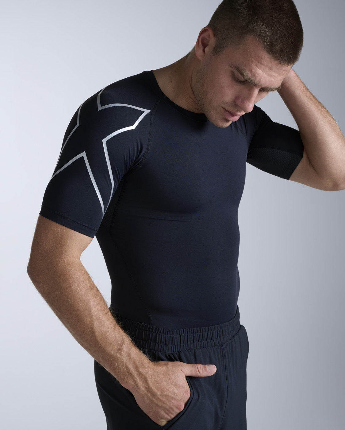 2xu-core-compression-kurzarm-kompressionsshirt-schwarz image 8