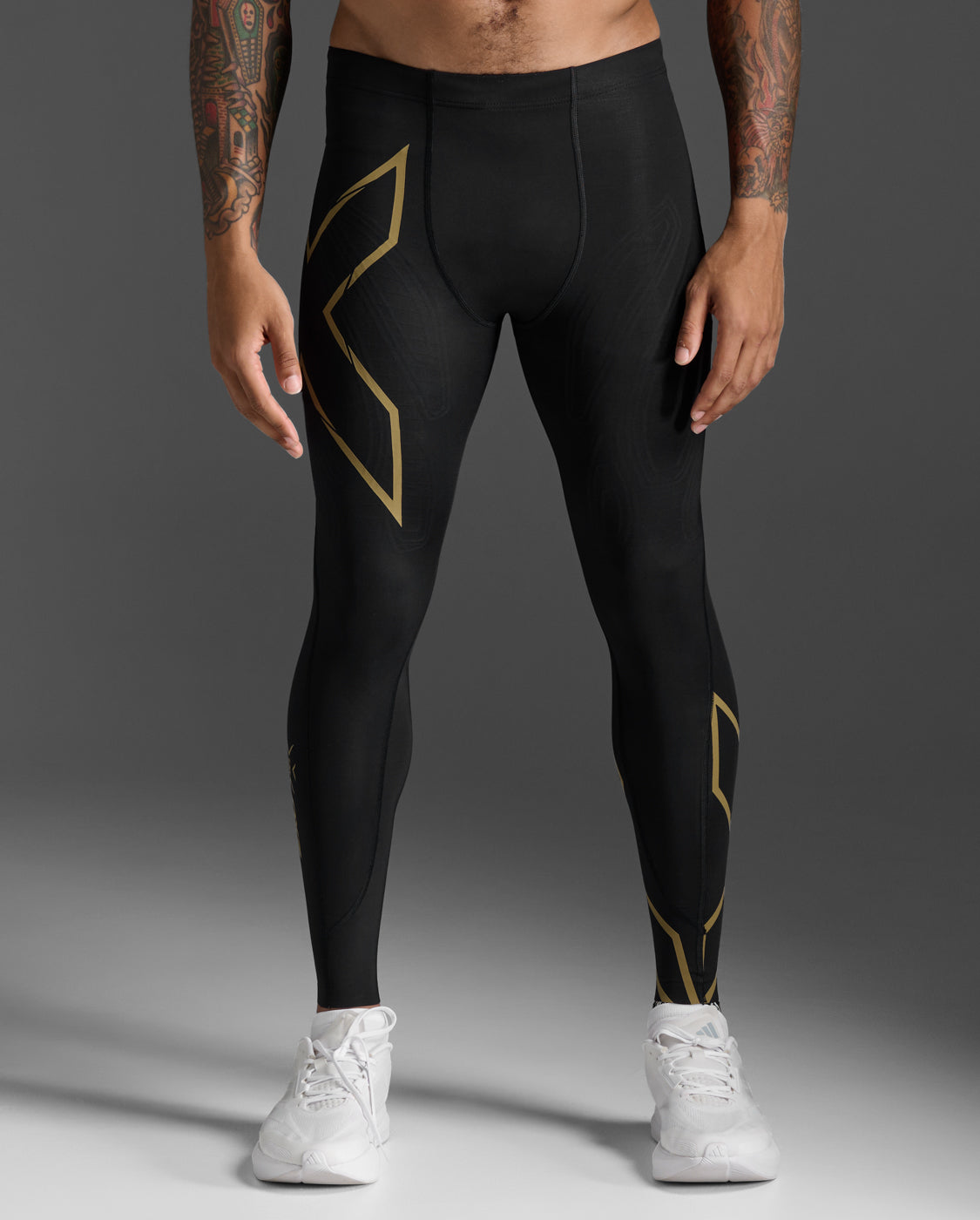 2xu-light-speed-compression-tights-herren-black-gold-mcs image 2