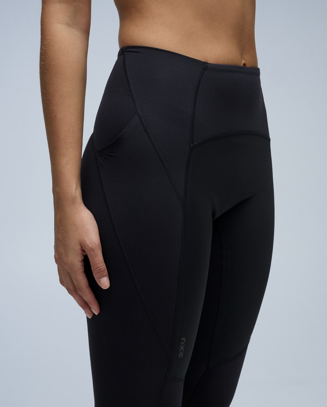 2xu-ignition-shield-compression-tights-schwarz-thermal image 7