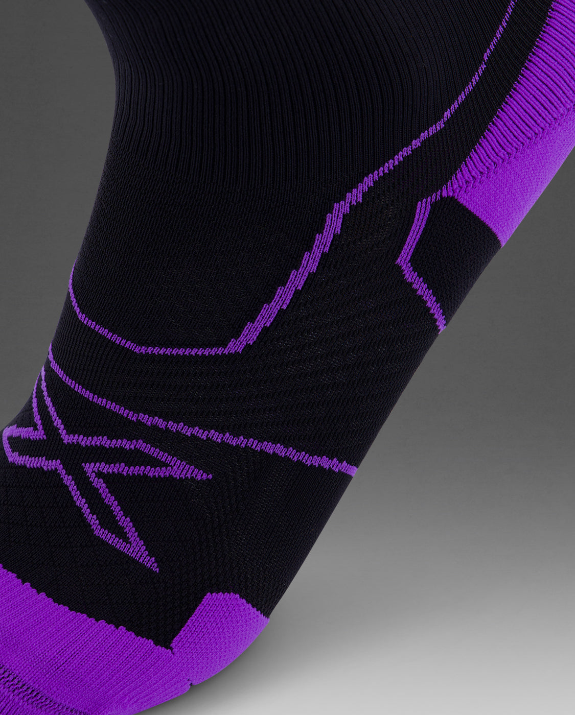 2xu-vectr-cushion-crew-kompressionssocken-schwarz-violett image 2