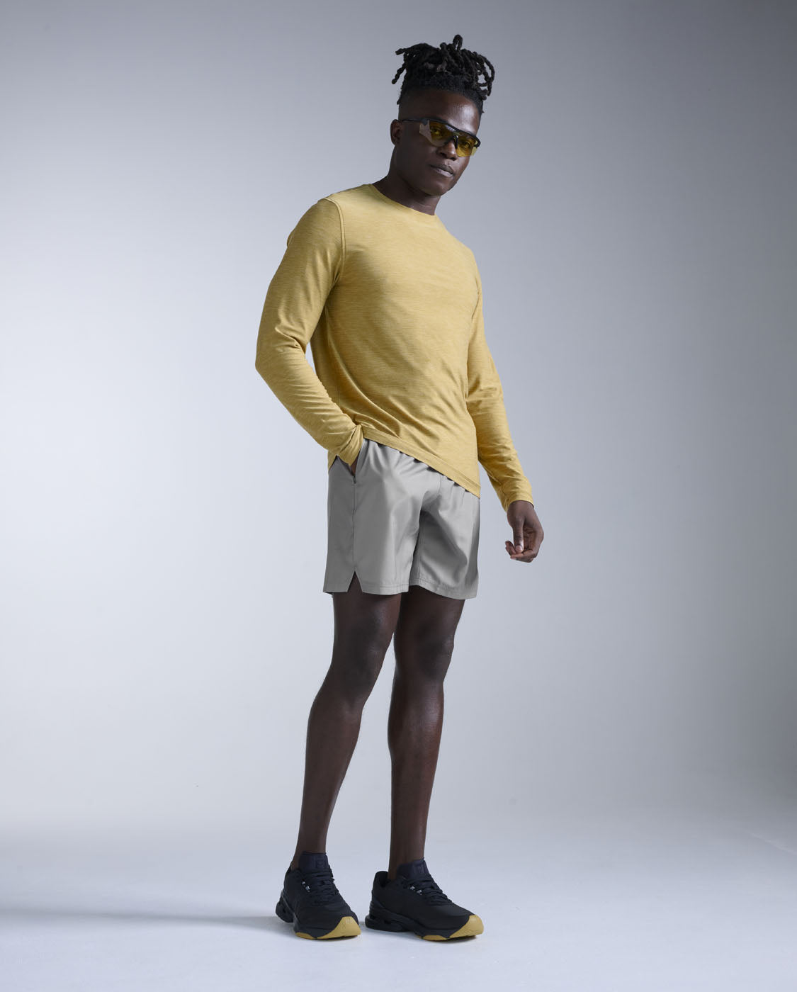 2xu-signature-long-sleeve-khaki-herren-langarmshirt image 7