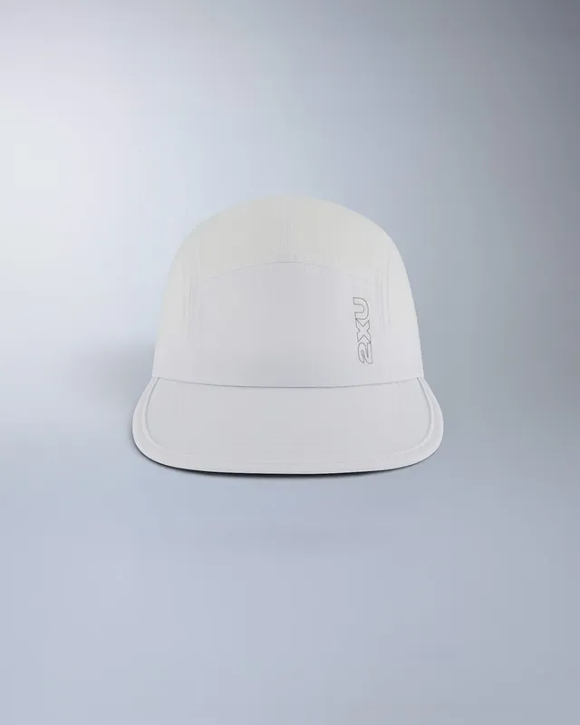 2xu-light-speed-cap-laufkappe-wei-silber-reflektierend image 1